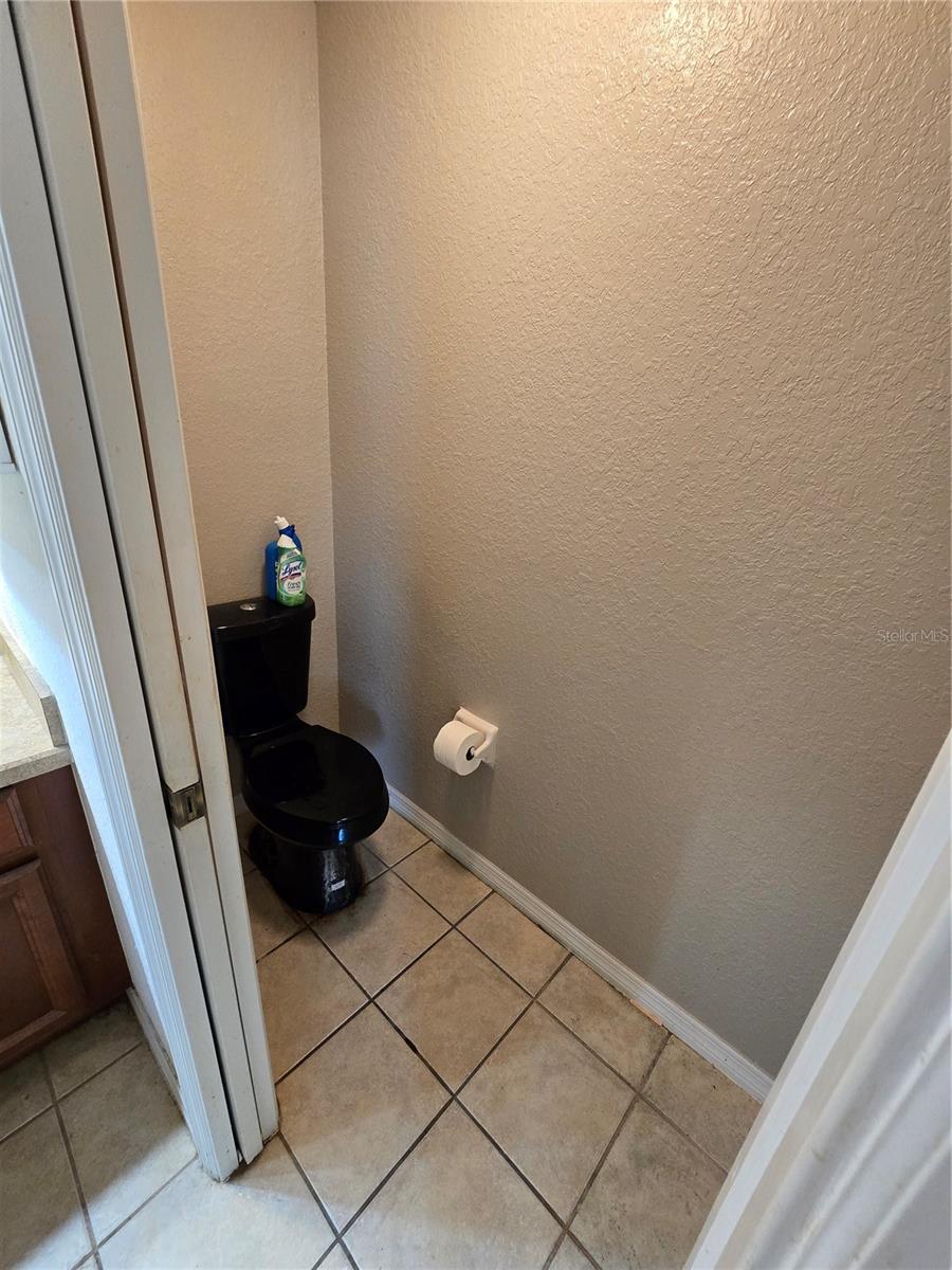 Image 8 of 10 For 12328 Ne 48th Loop