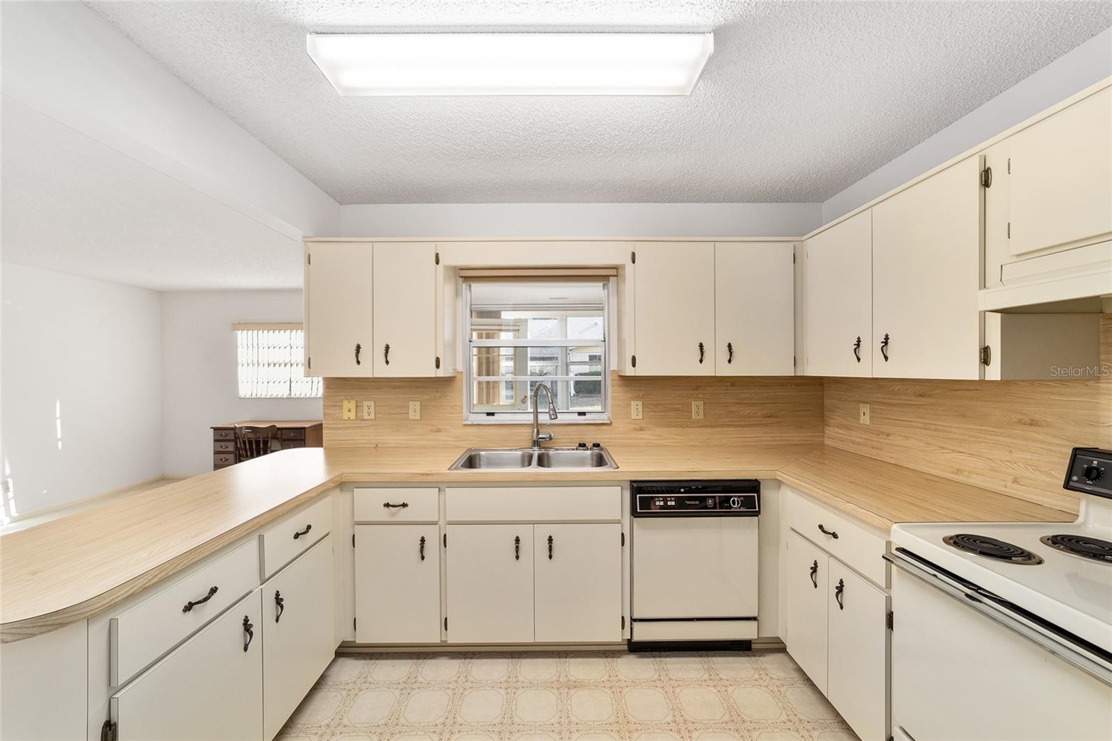 Image 19 of 32 For 8710 90th Lane D