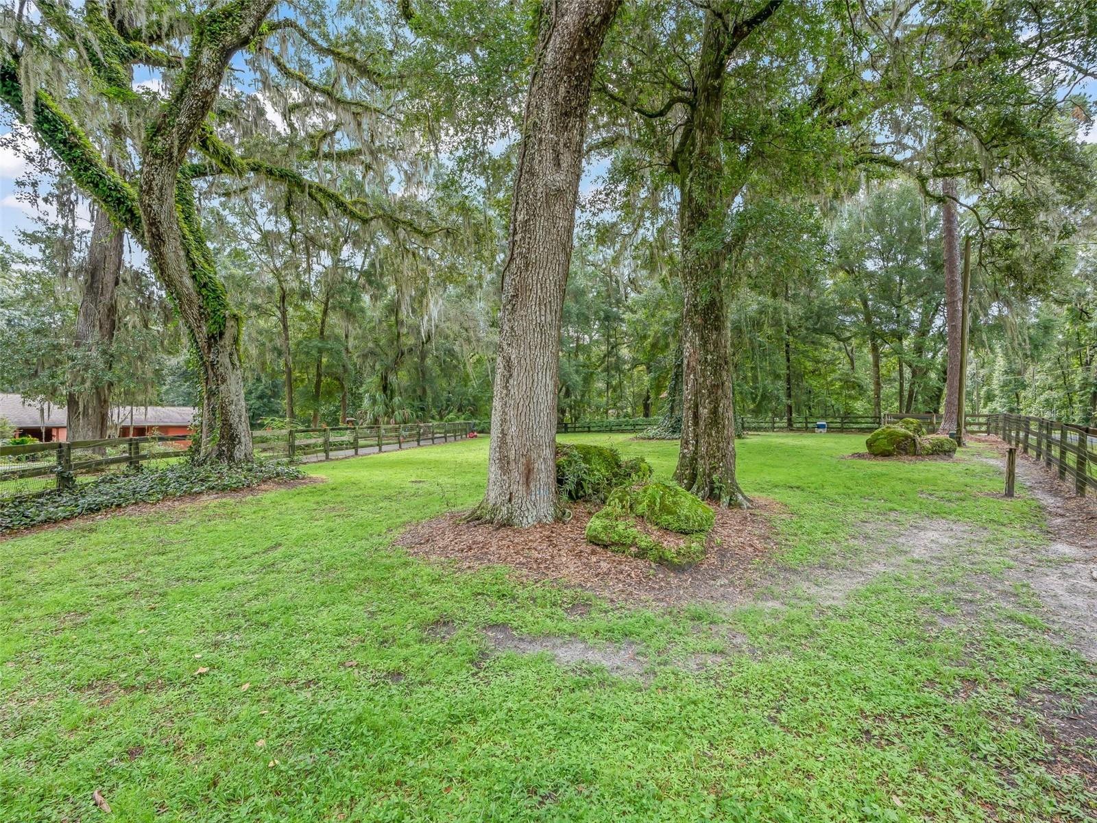 Image 47 of 51 For 75 Lake View Drive E