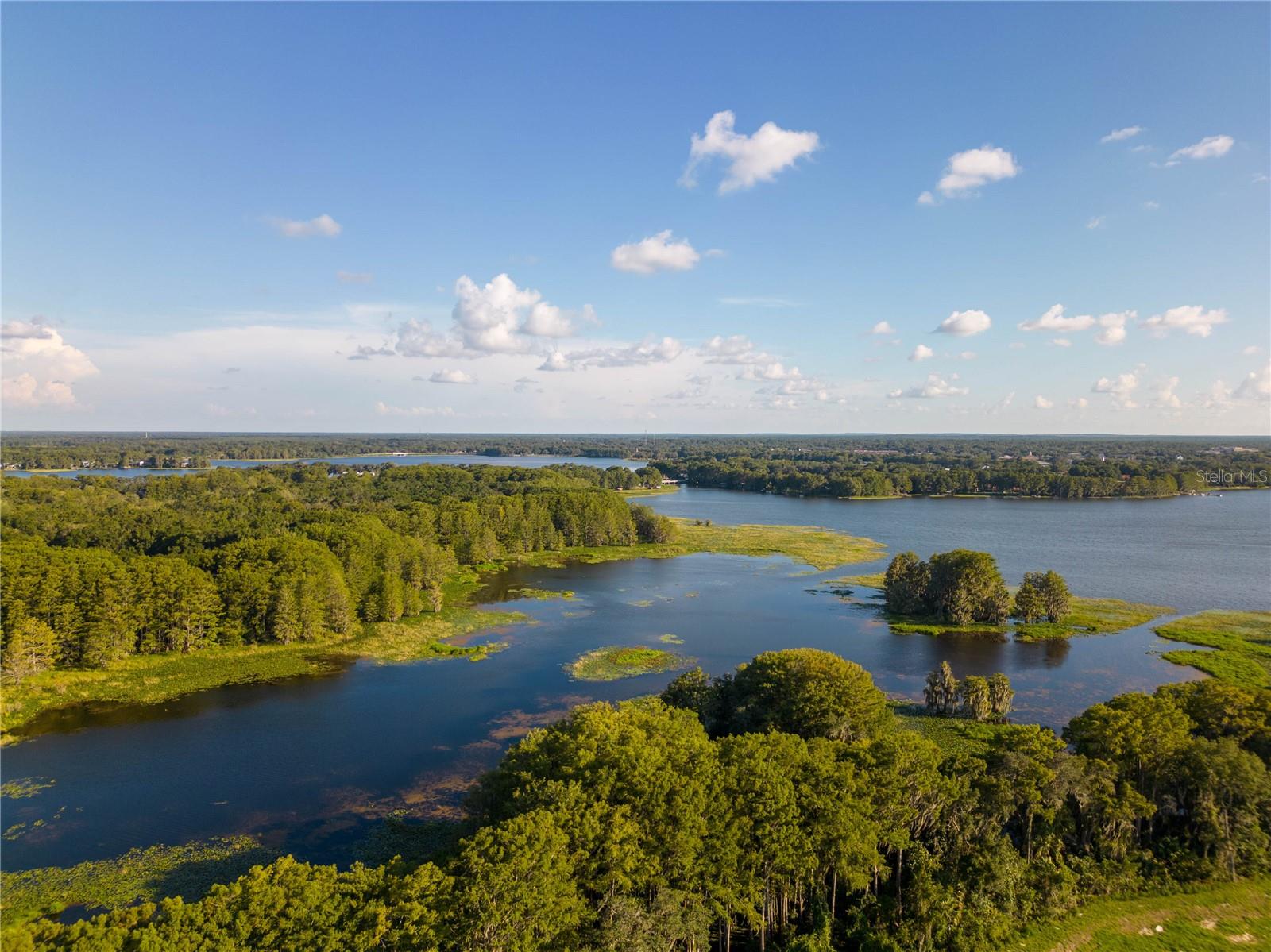 Listing photo id 24 for 1160 Heron Point Drive