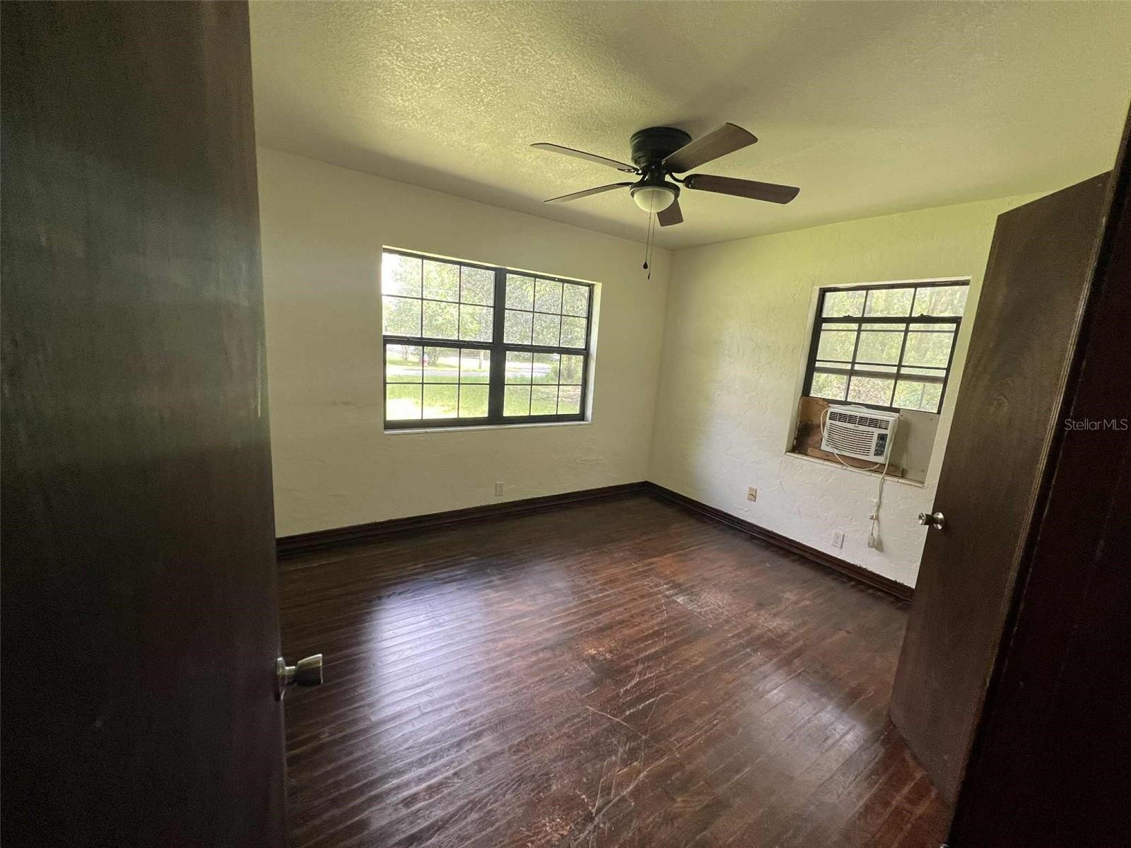 Image 14 of 18 For 208 26th Street