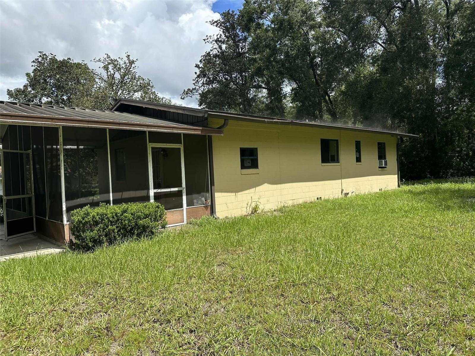 Image 3 of 18 For 208 26th Street