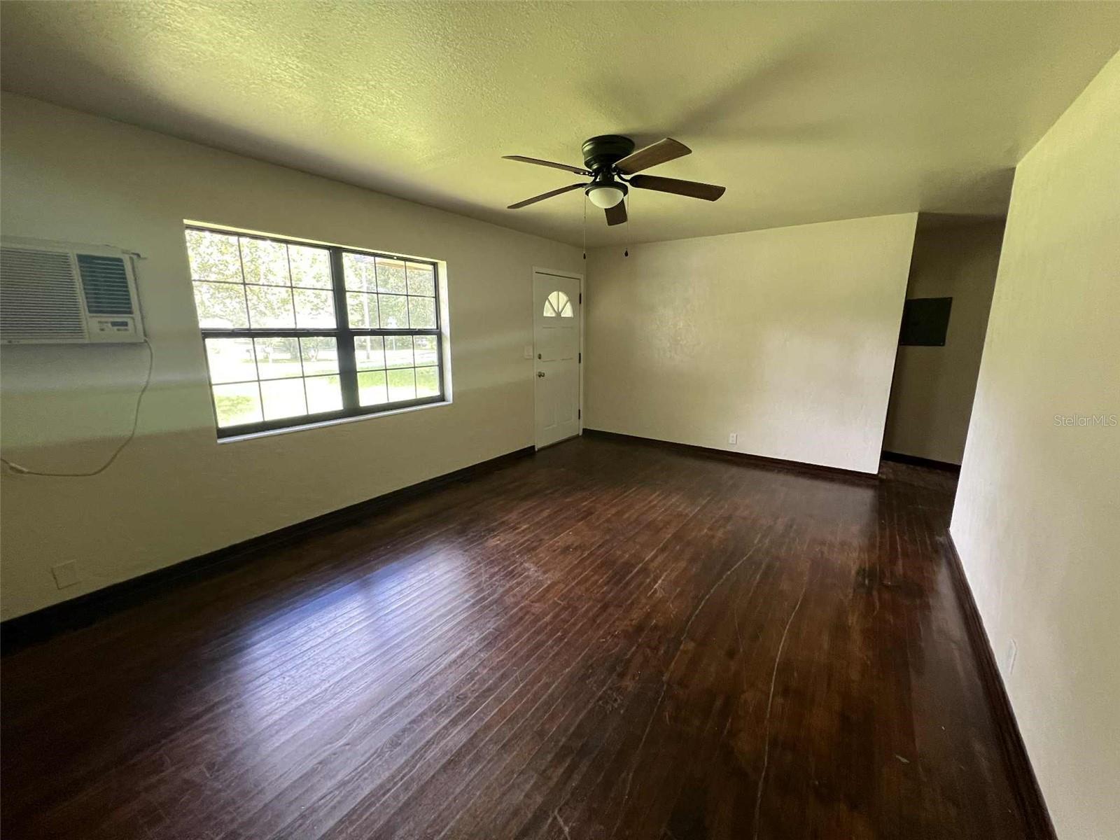 Image 4 of 18 For 208 26th Street