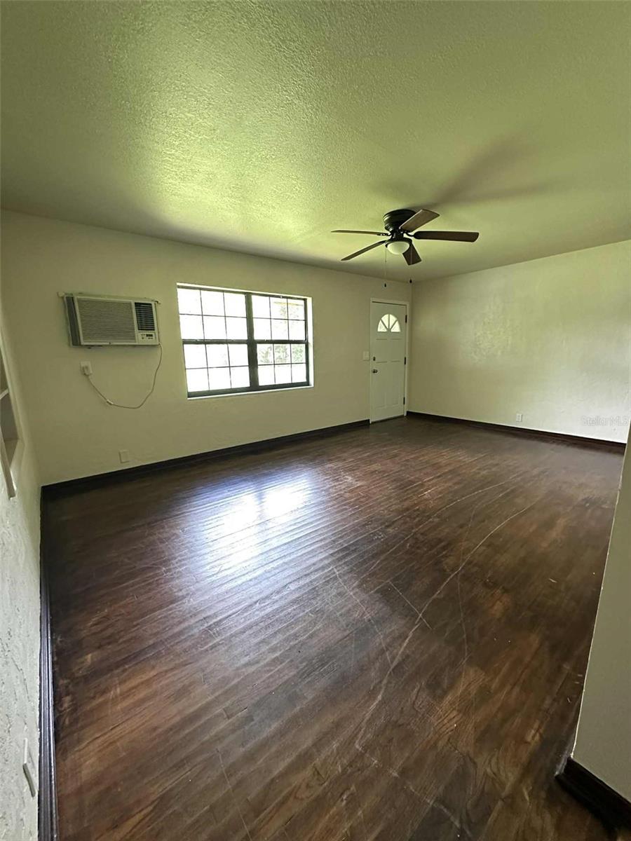 Image 5 of 18 For 208 26th Street