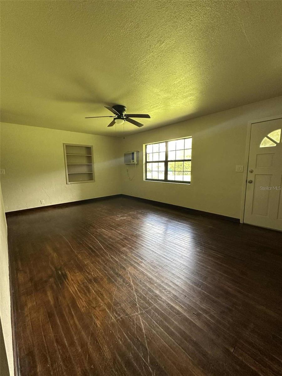 Image 6 of 18 For 208 26th Street