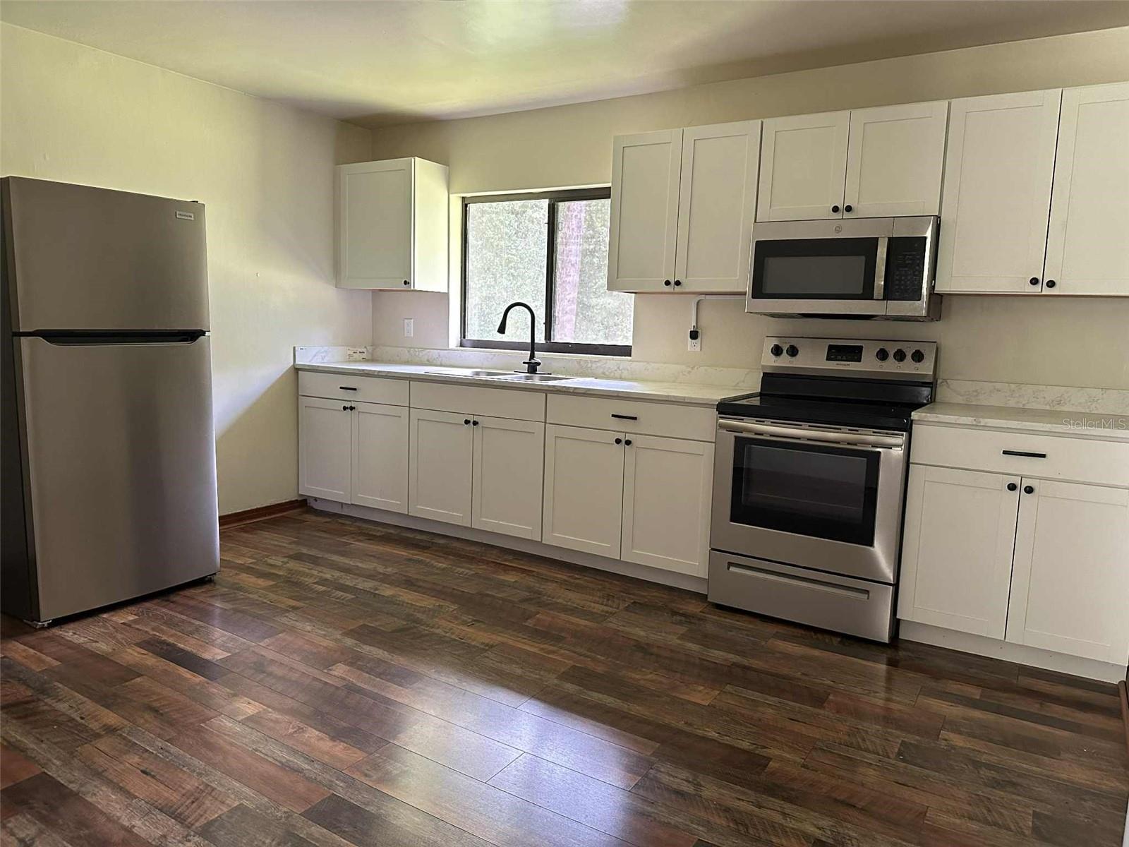 Image 9 of 18 For 208 26th Street