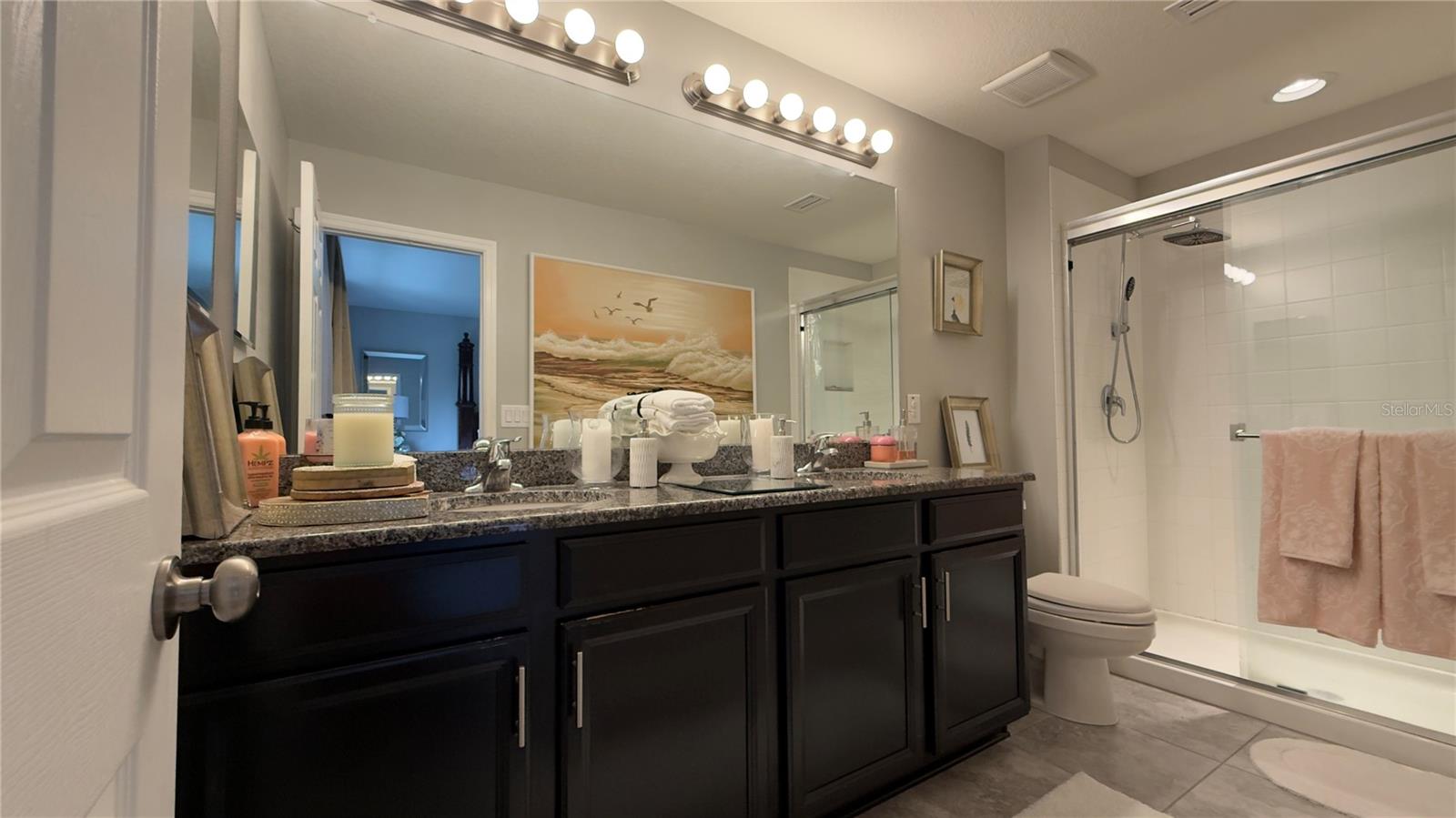 Listing photo id 16 for 7216 Grand Elm Drive