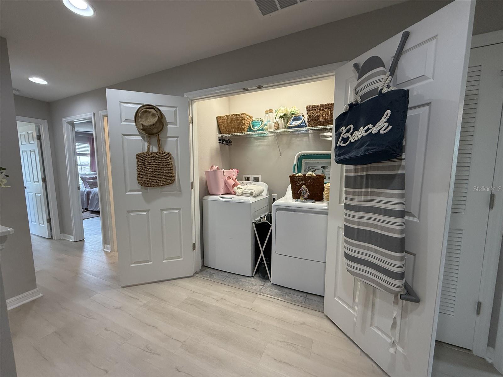 Listing photo id 17 for 7216 Grand Elm Drive