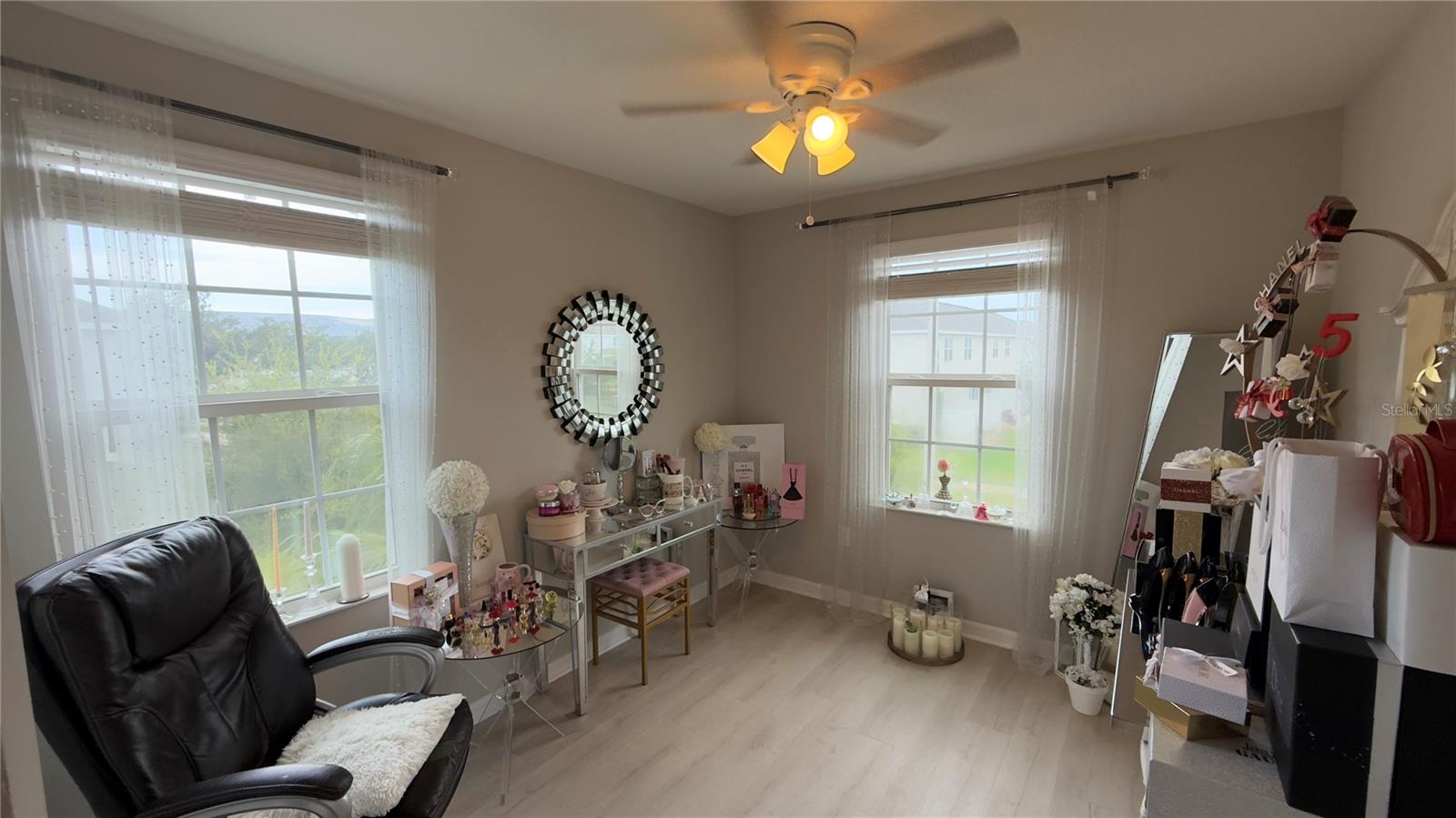 Listing photo id 20 for 7216 Grand Elm Drive