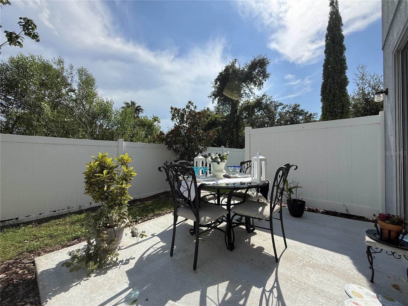 Listing photo id 25 for 7216 Grand Elm Drive