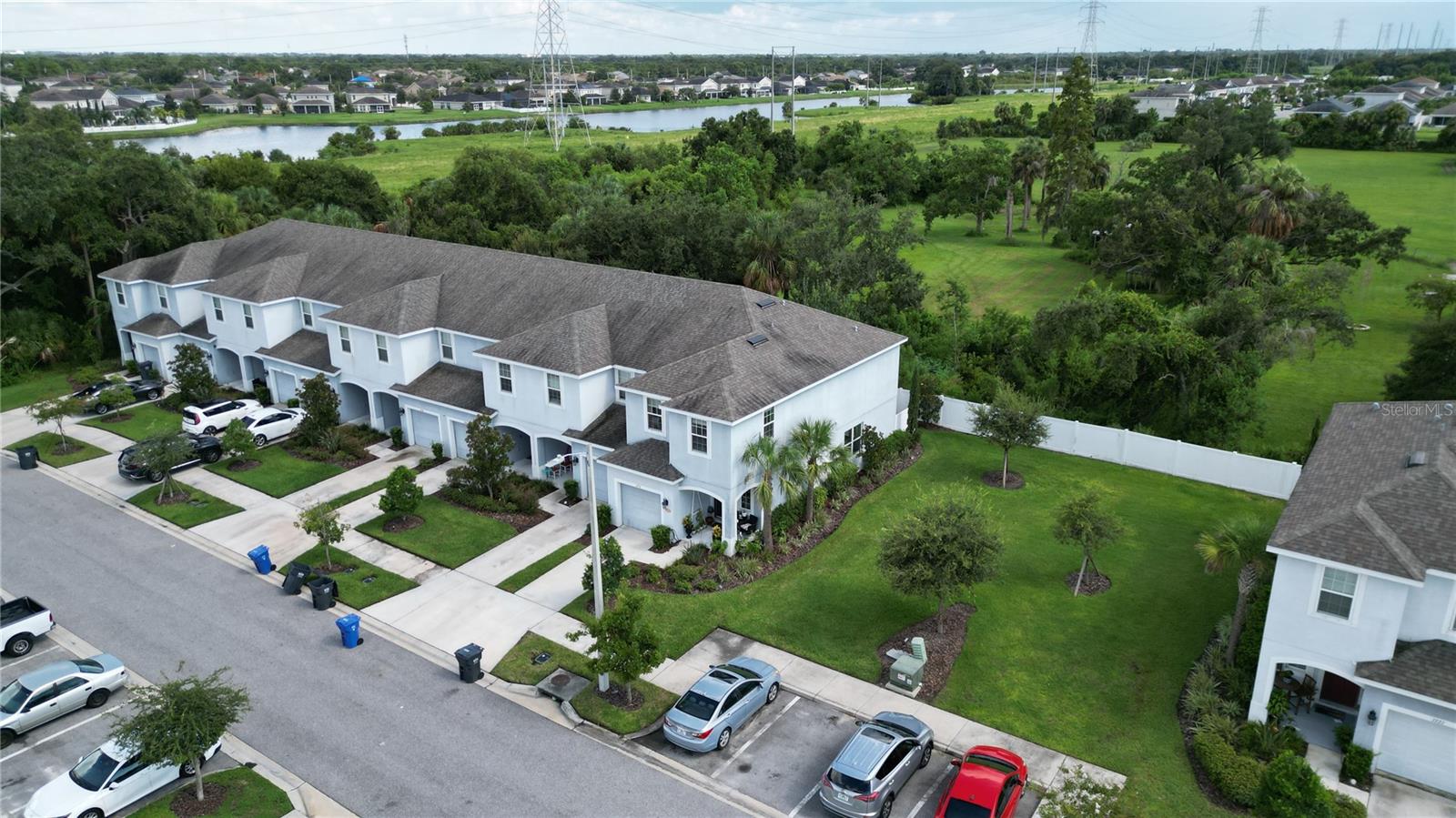 Listing photo id 26 for 7216 Grand Elm Drive