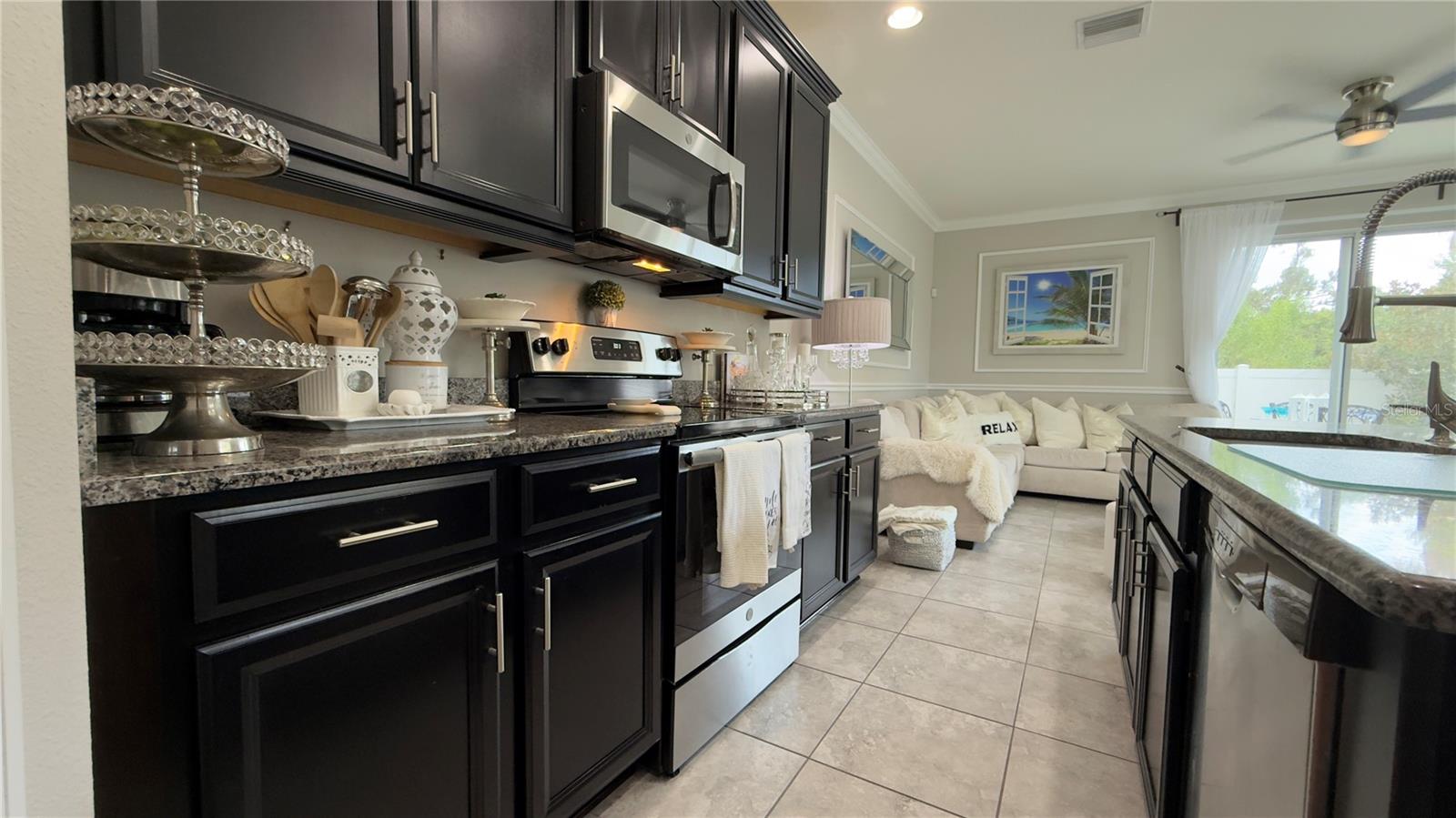Listing photo id 6 for 7216 Grand Elm Drive
