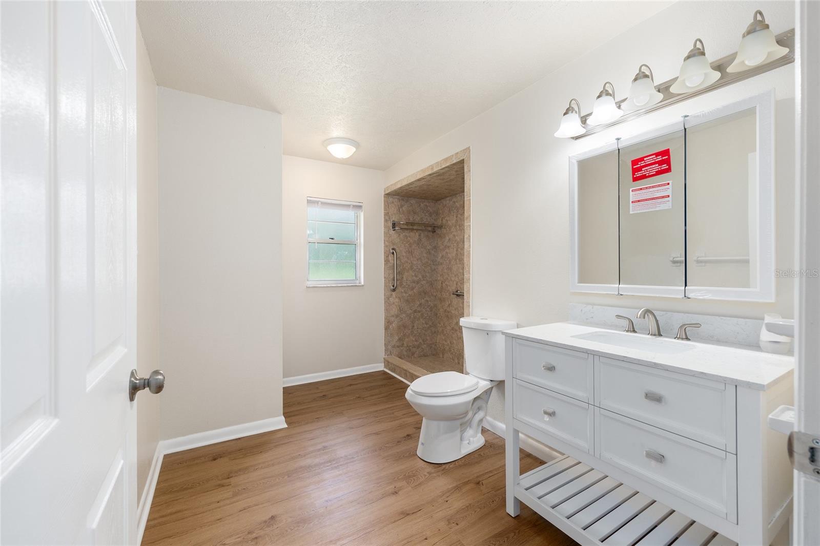Listing photo id 20 for 1316 La Salle Street