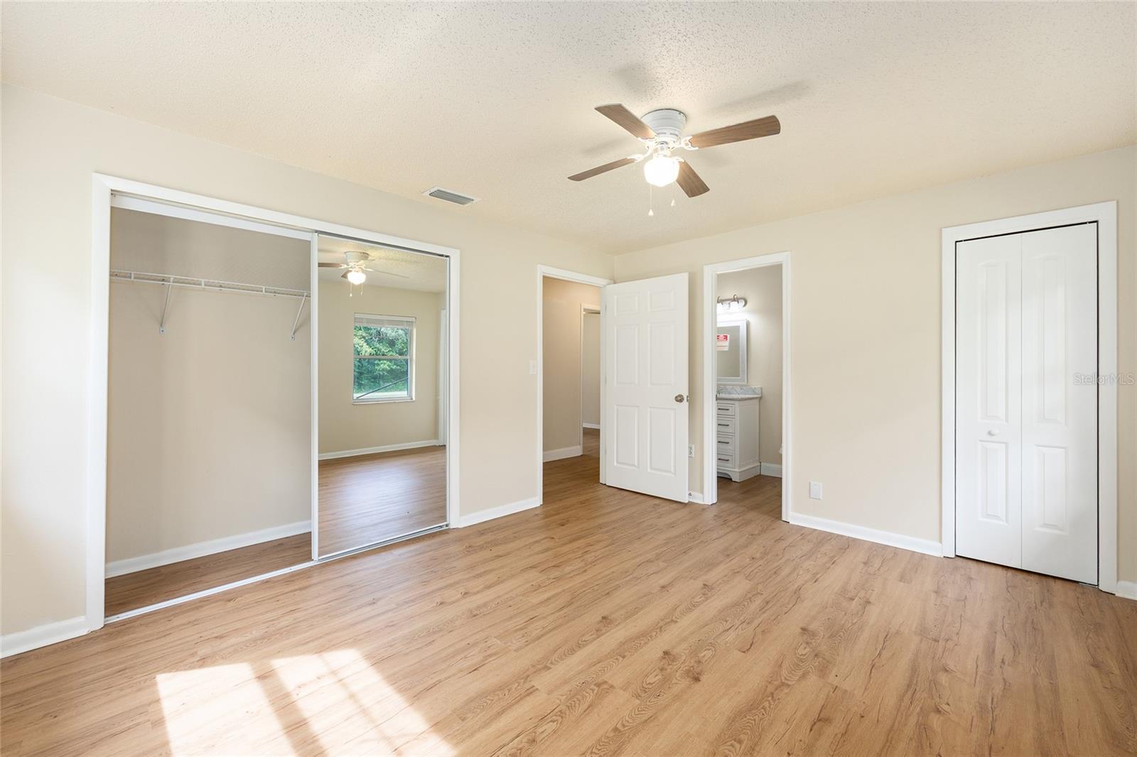 Listing photo id 25 for 1316 La Salle Street