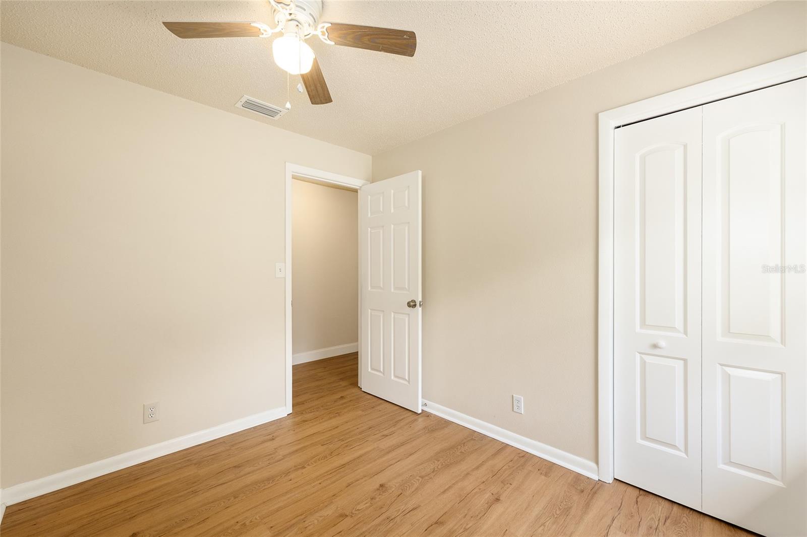 Listing photo id 29 for 1316 La Salle Street