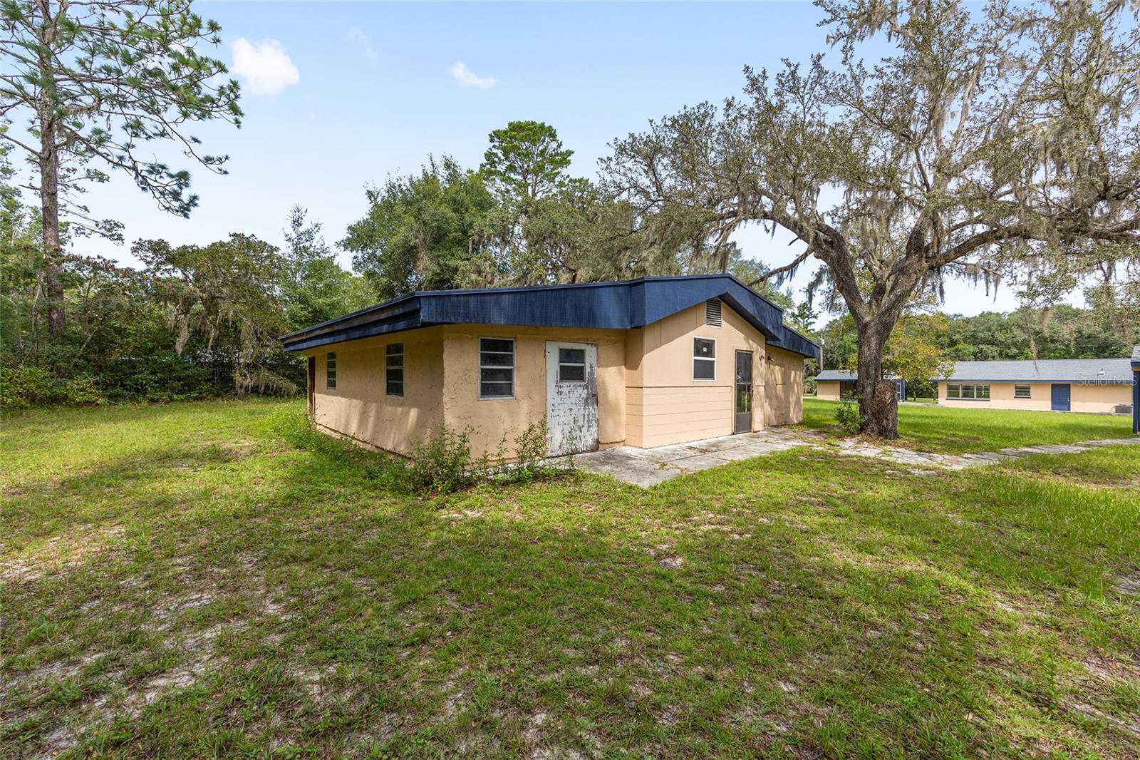 Listing photo id 37 for 1316 La Salle Street