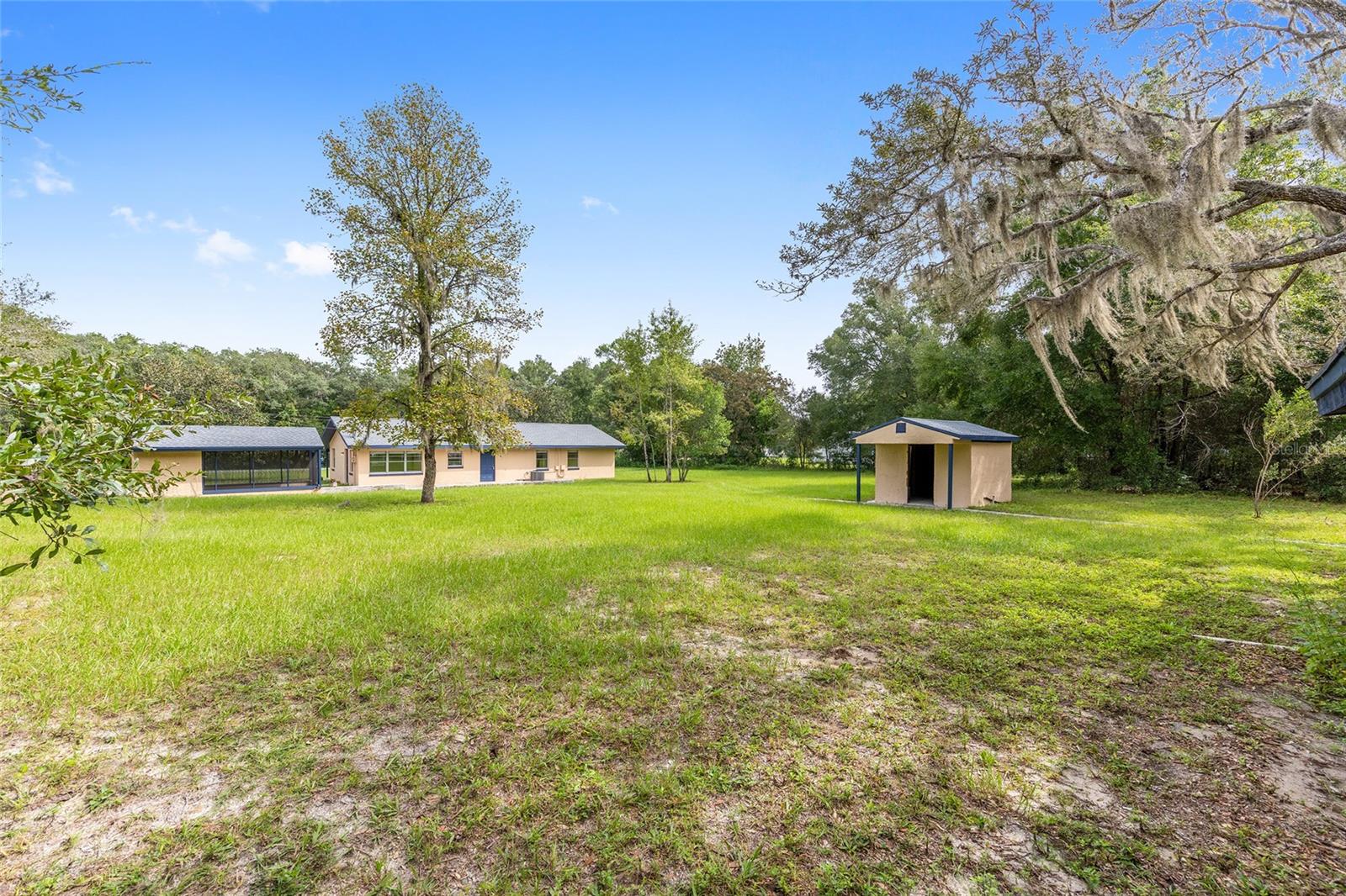 Listing photo id 38 for 1316 La Salle Street