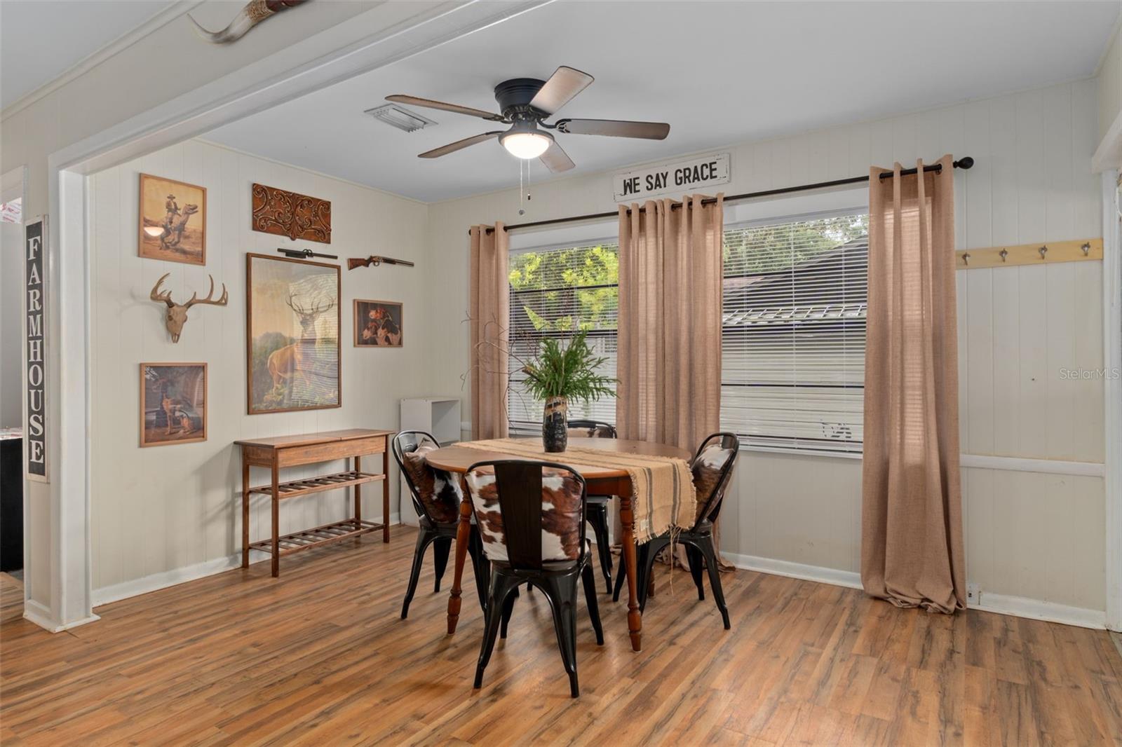 Listing photo id 18 for 353 Robin Hood Road