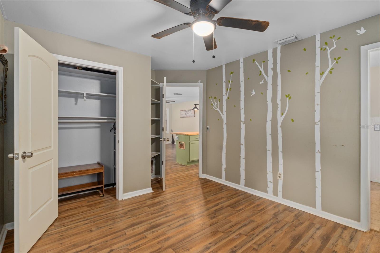 Listing photo id 21 for 353 Robin Hood Road