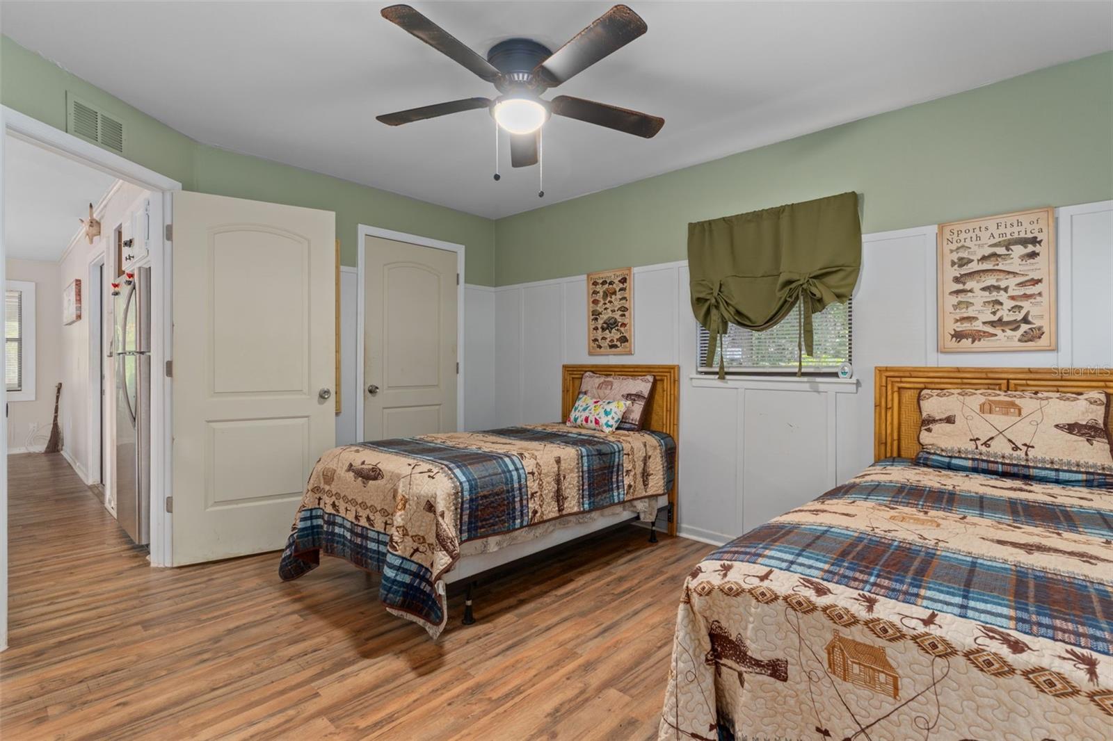 Listing photo id 24 for 353 Robin Hood Road