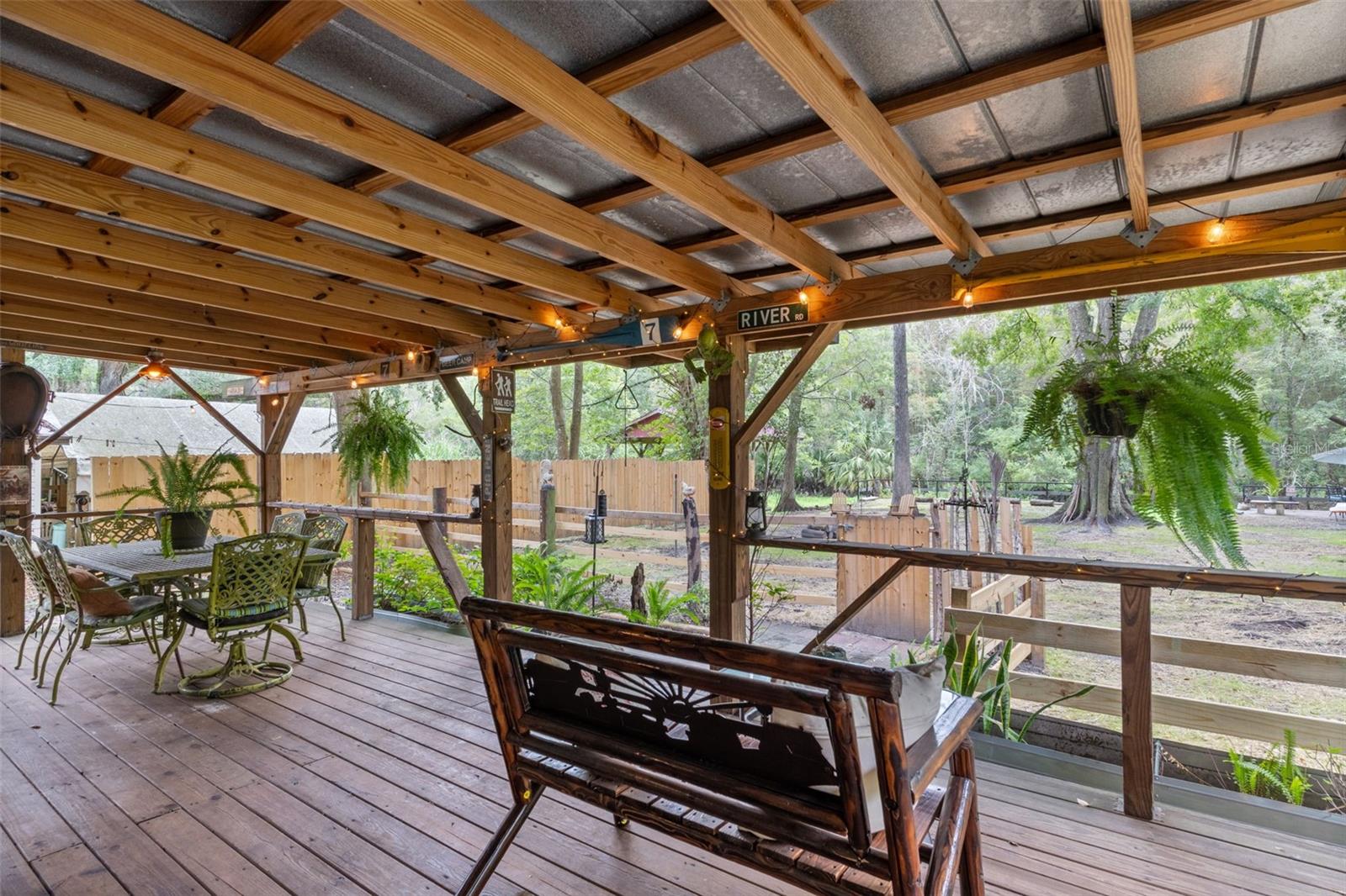 Listing photo id 28 for 353 Robin Hood Road