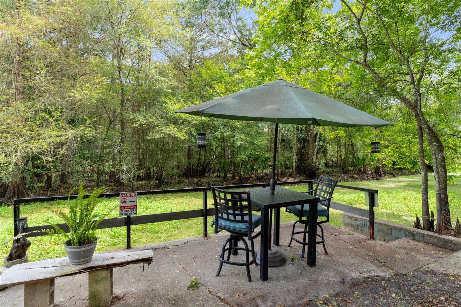 Listing photo id 42 for 353 Robin Hood Road