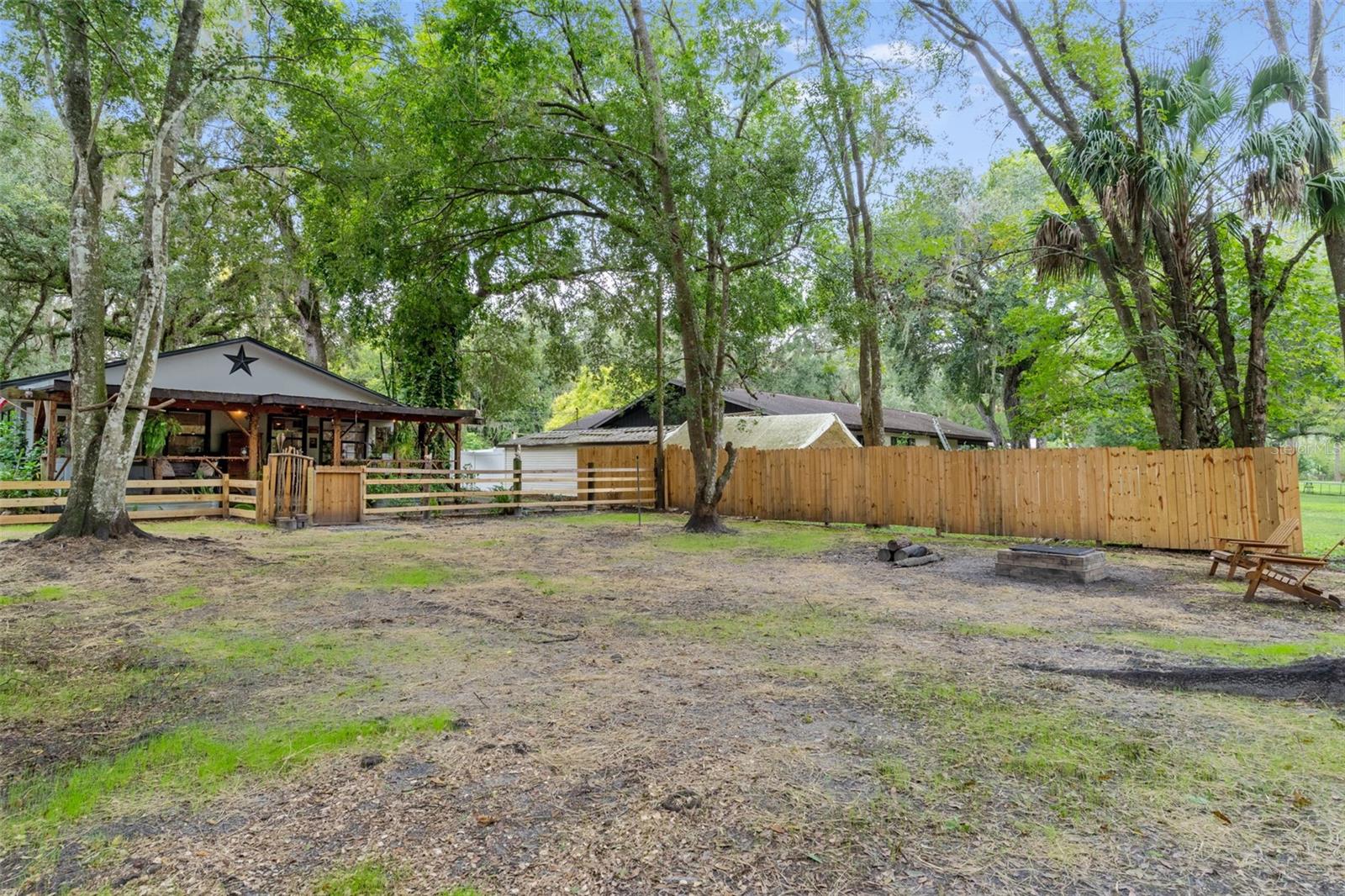 Listing photo id 46 for 353 Robin Hood Road