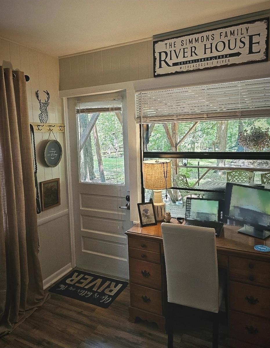 Listing photo id 47 for 353 Robin Hood Road