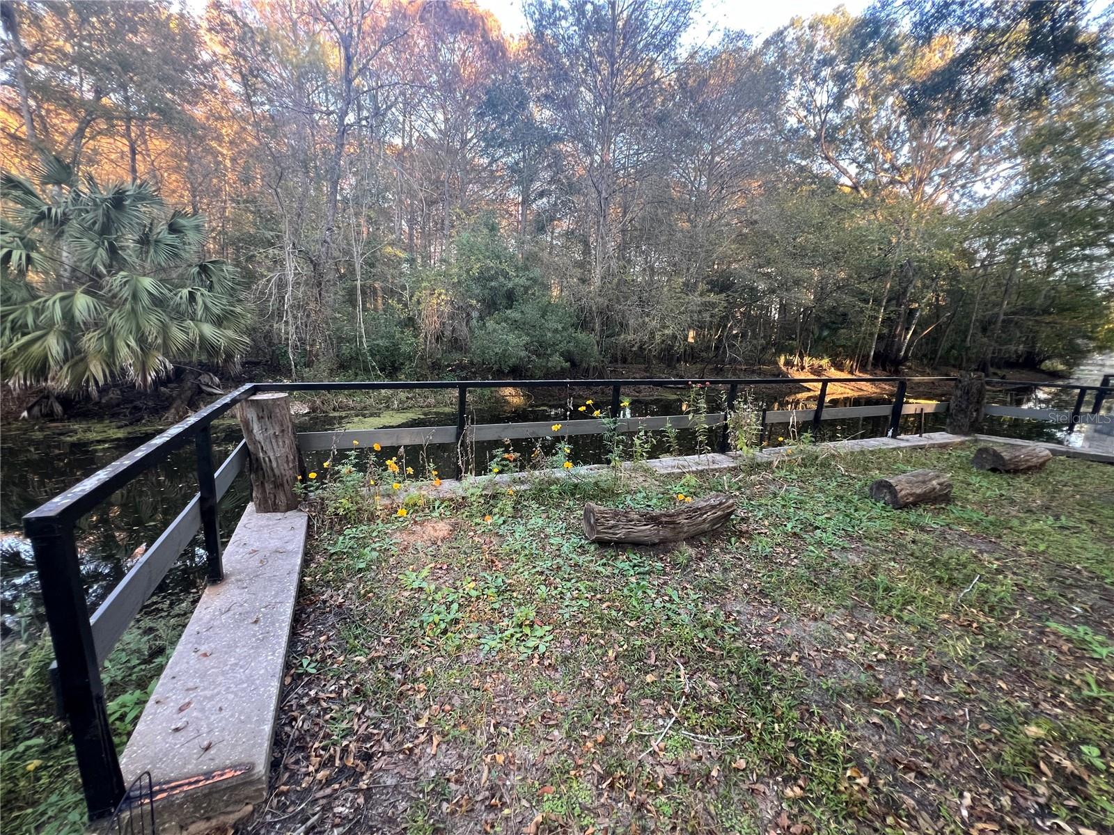 Listing photo id 57 for 353 Robin Hood Road