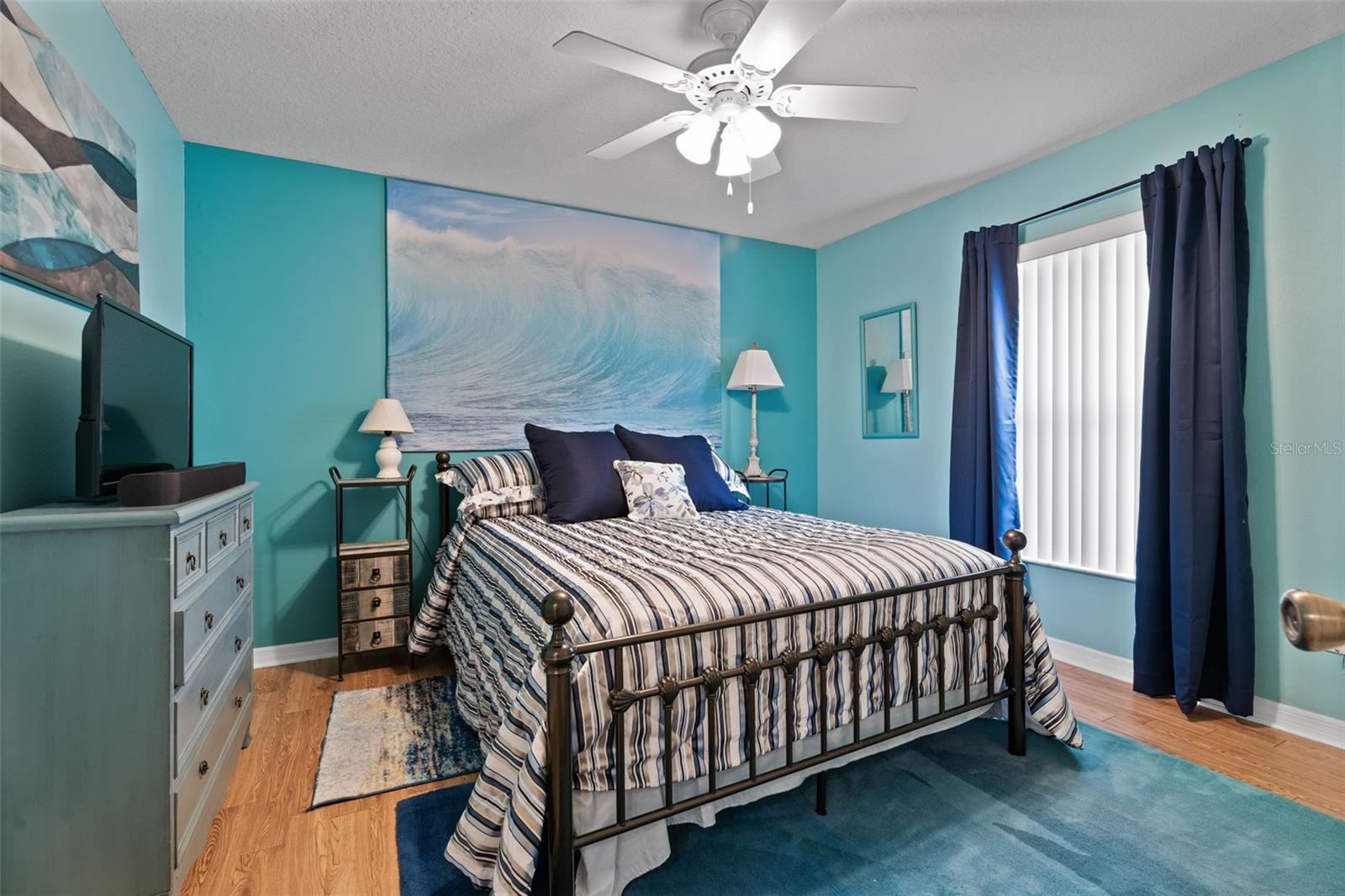 Listing photo id 25 for 5702 Claremont Drive