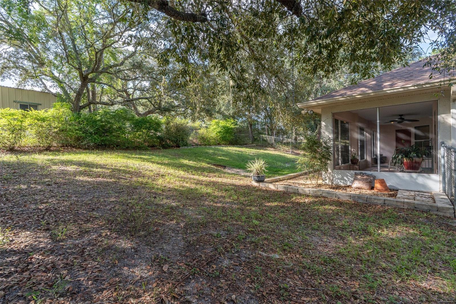 Listing photo id 31 for 5702 Claremont Drive