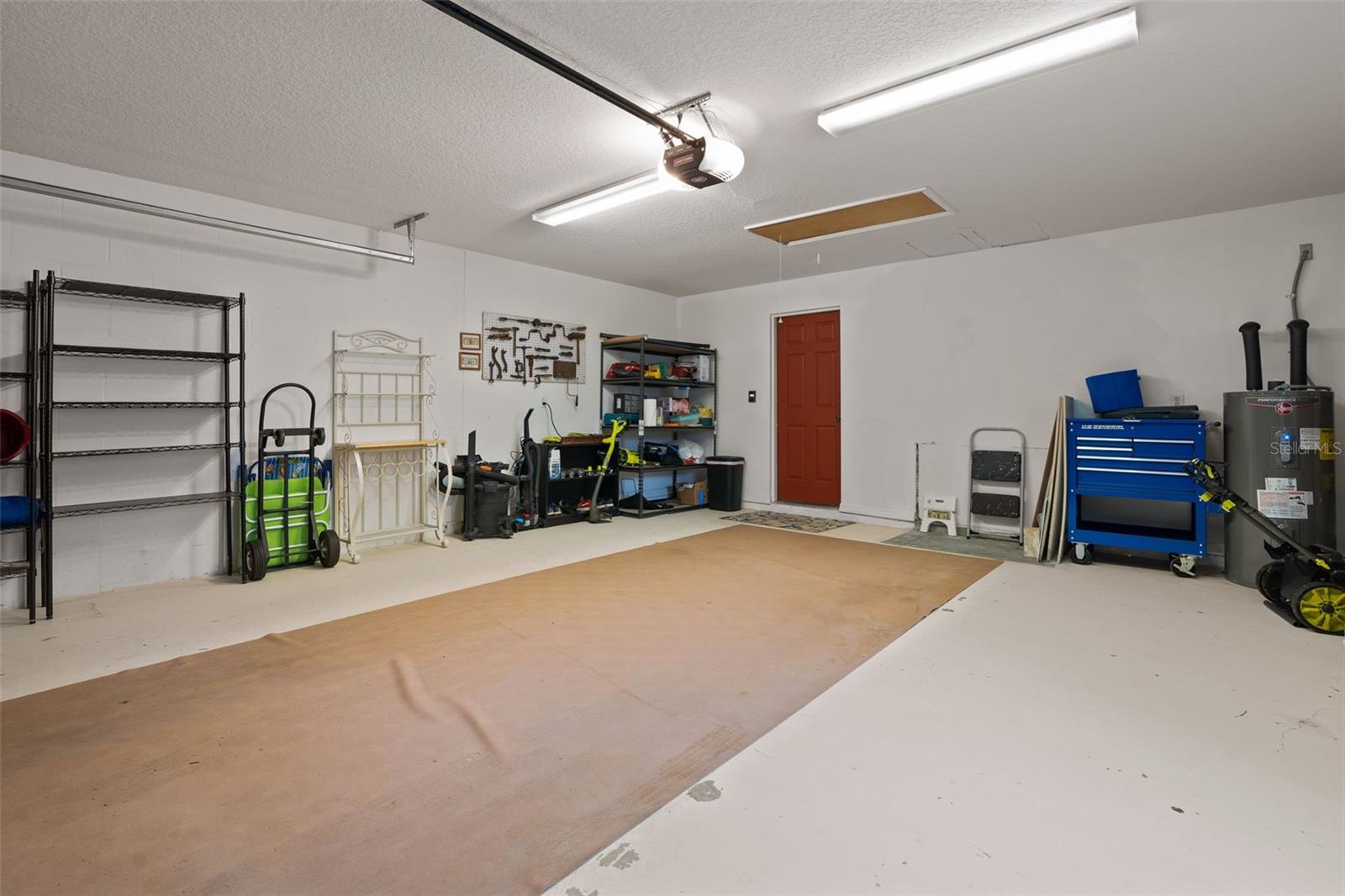 Listing photo id 34 for 5702 Claremont Drive