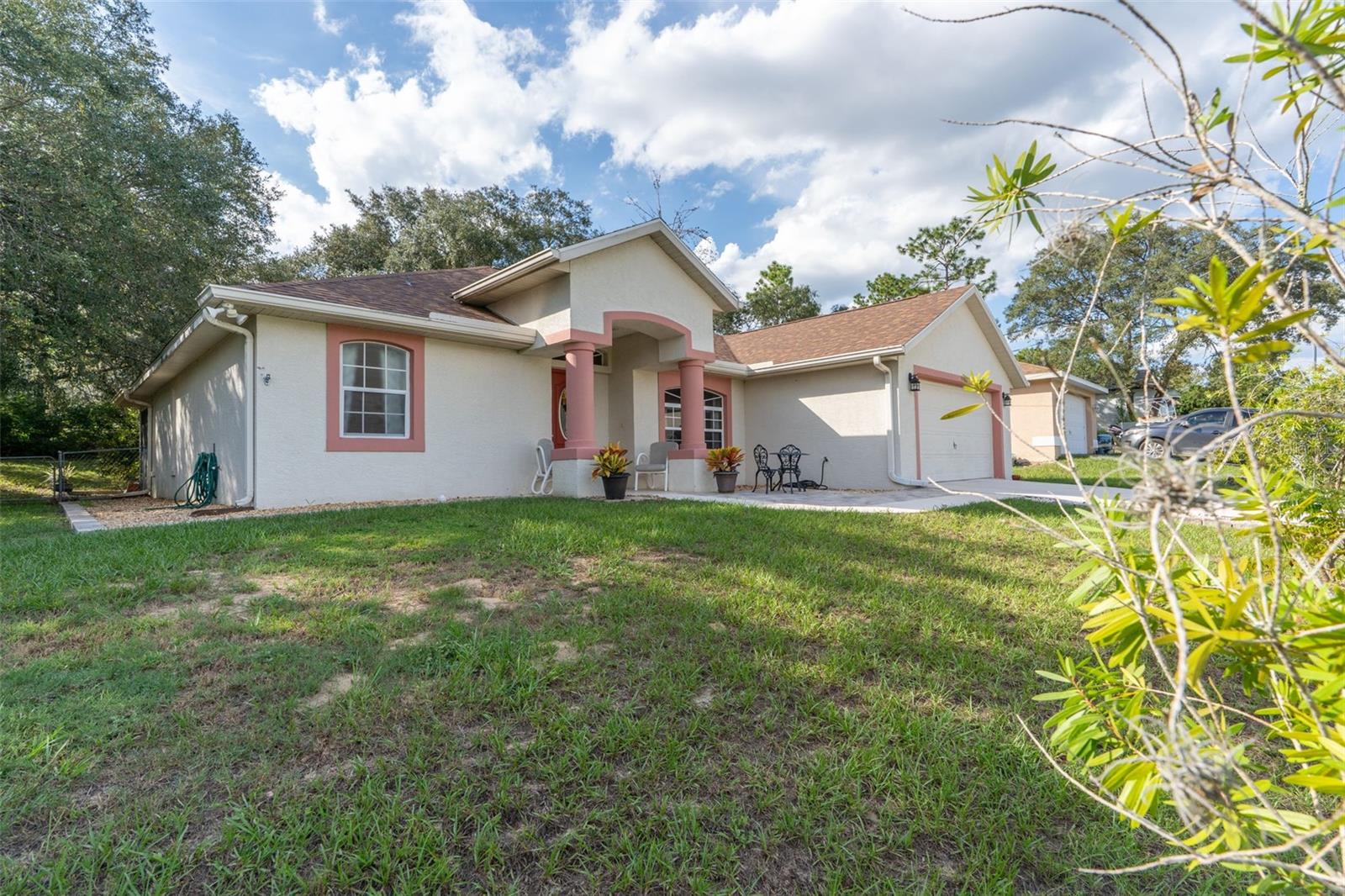 Listing photo id 35 for 5702 Claremont Drive