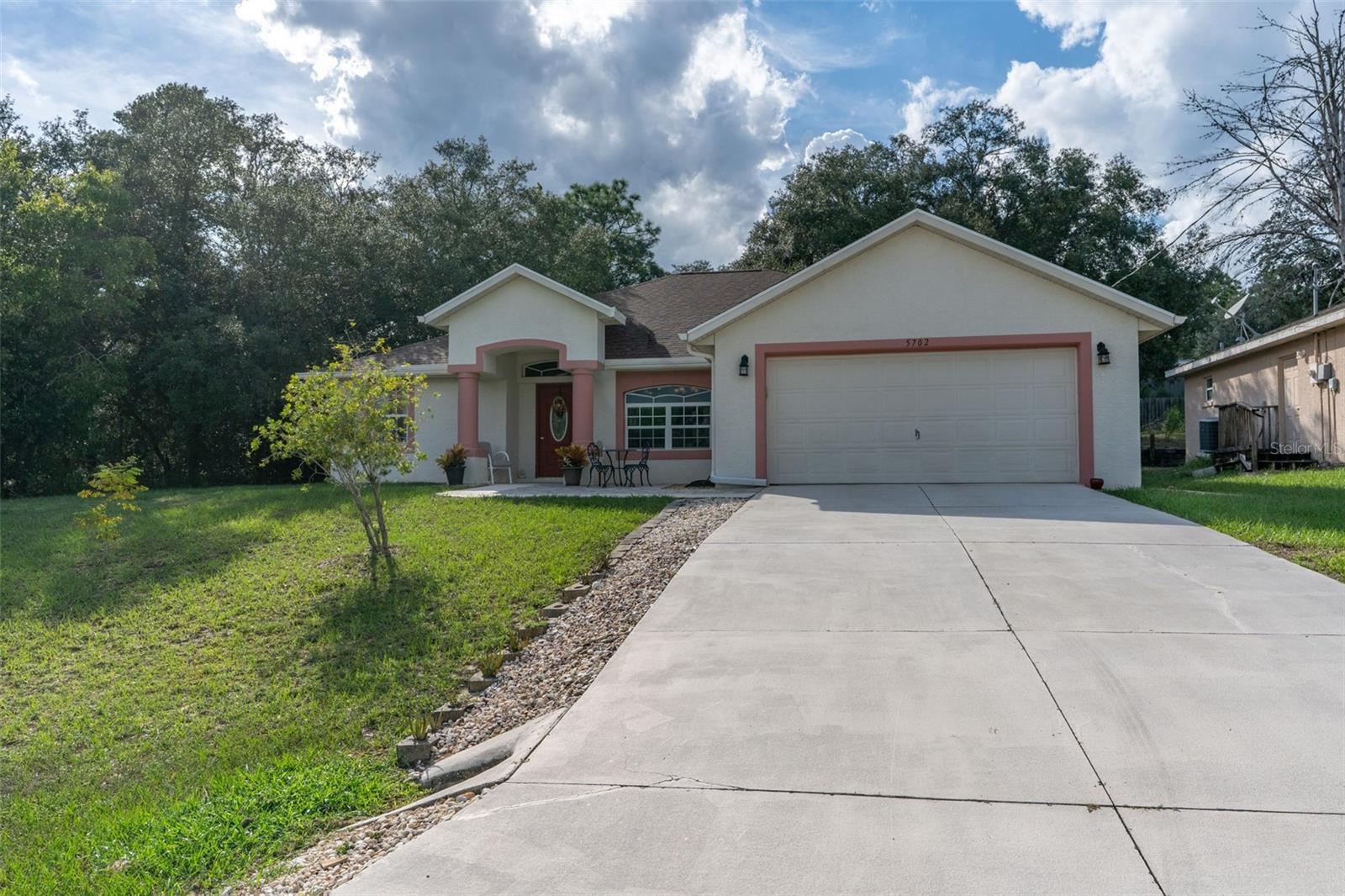 Listing photo id 36 for 5702 Claremont Drive
