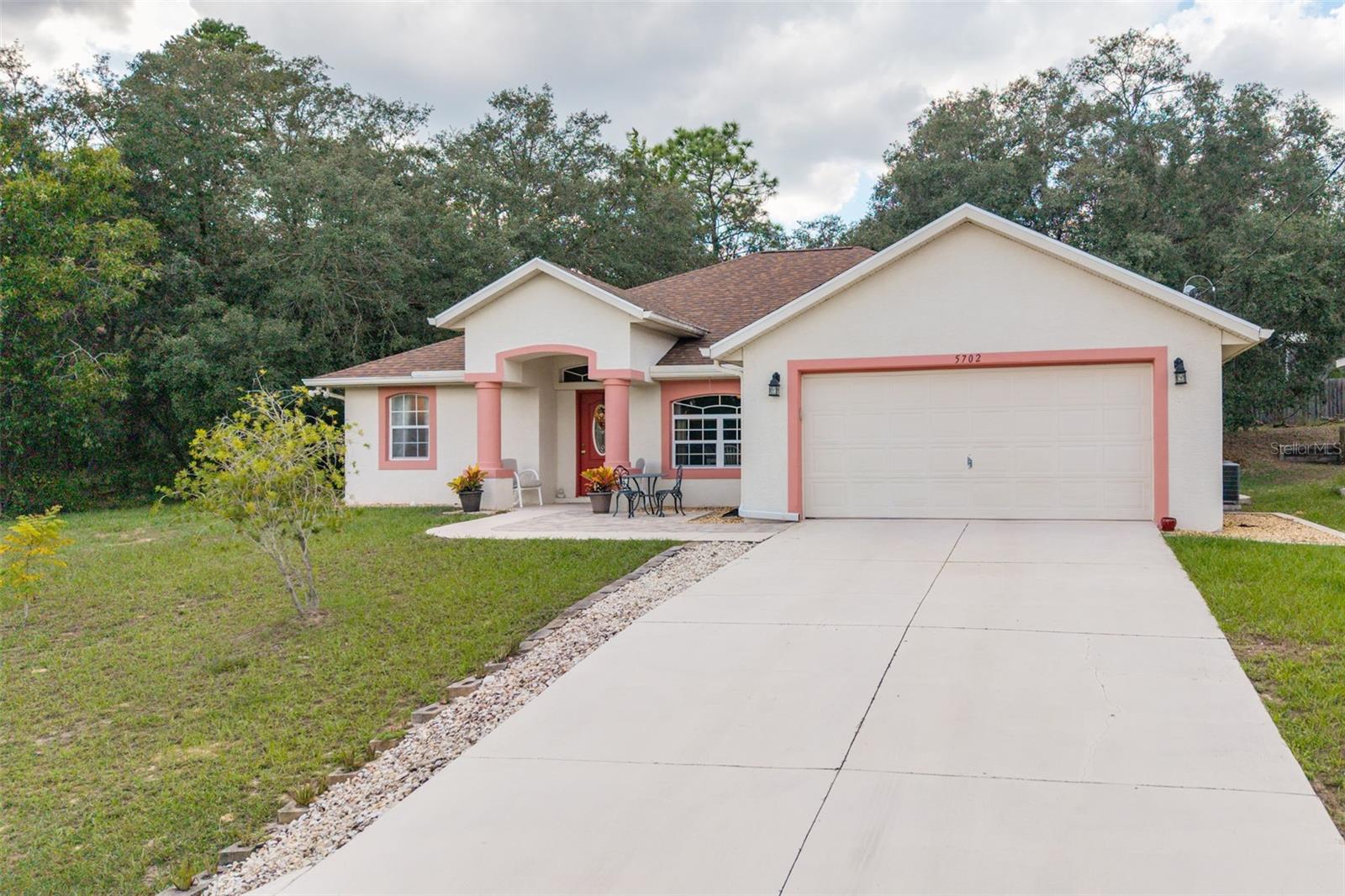 Listing photo id 37 for 5702 Claremont Drive