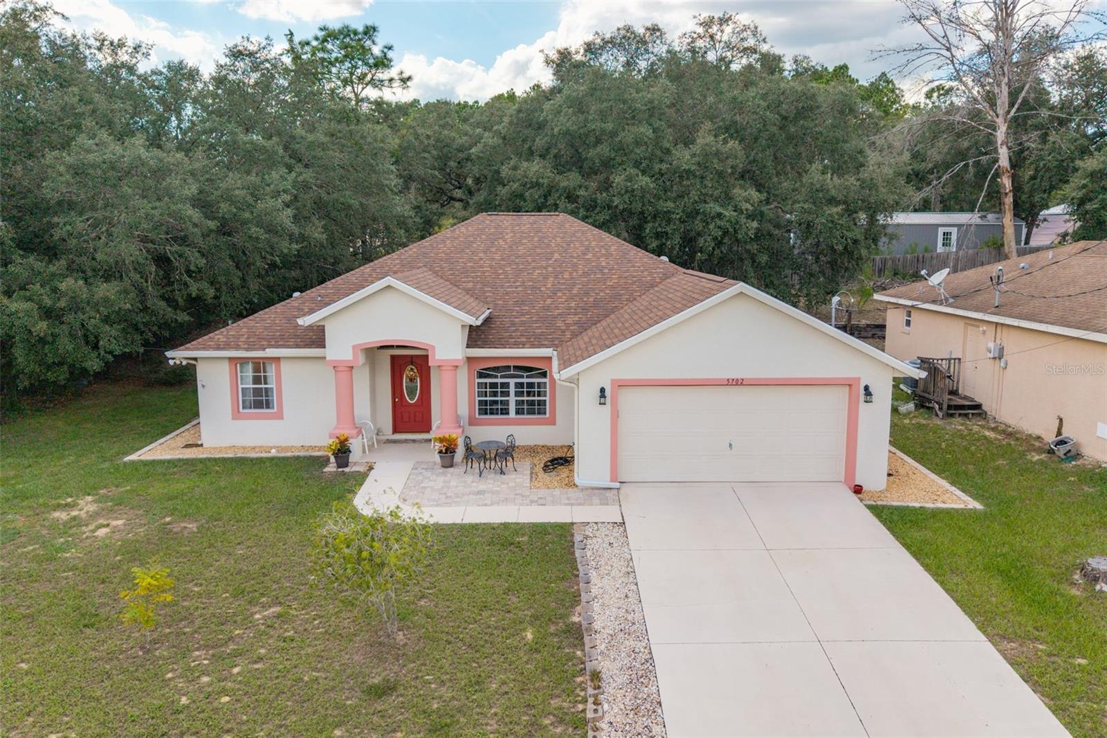 Listing photo id 38 for 5702 Claremont Drive