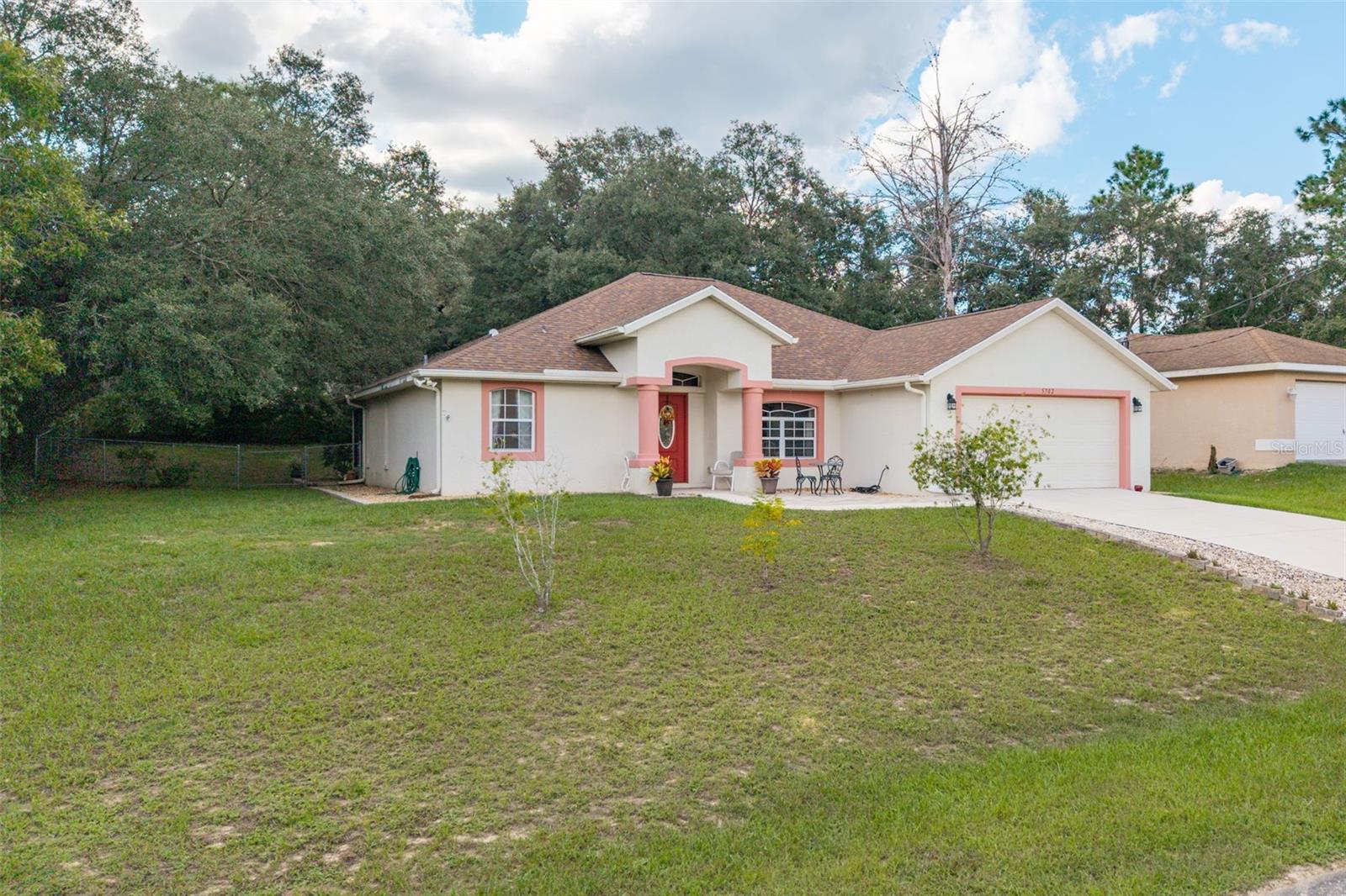 Listing photo id 39 for 5702 Claremont Drive