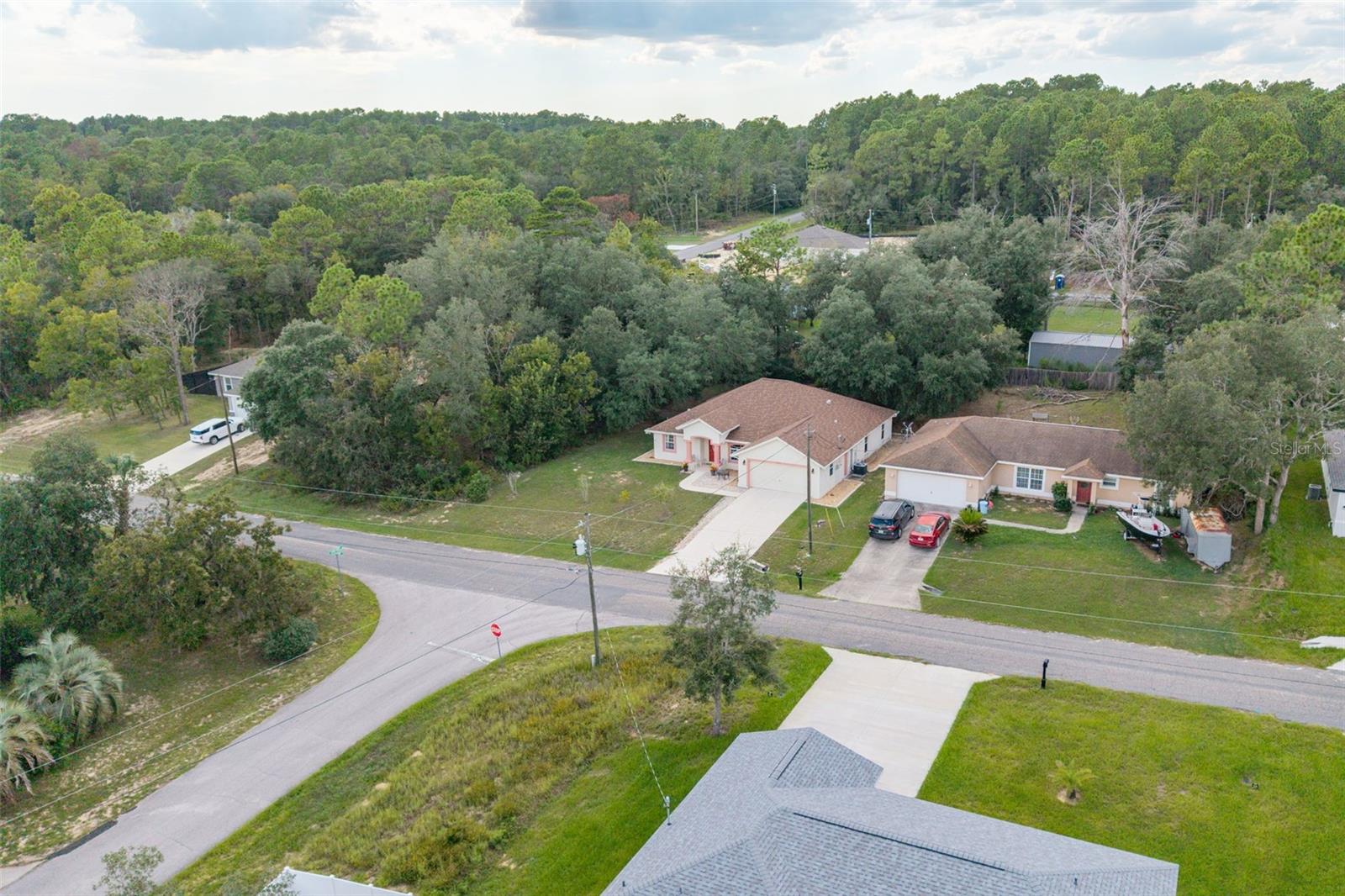 Listing photo id 43 for 5702 Claremont Drive