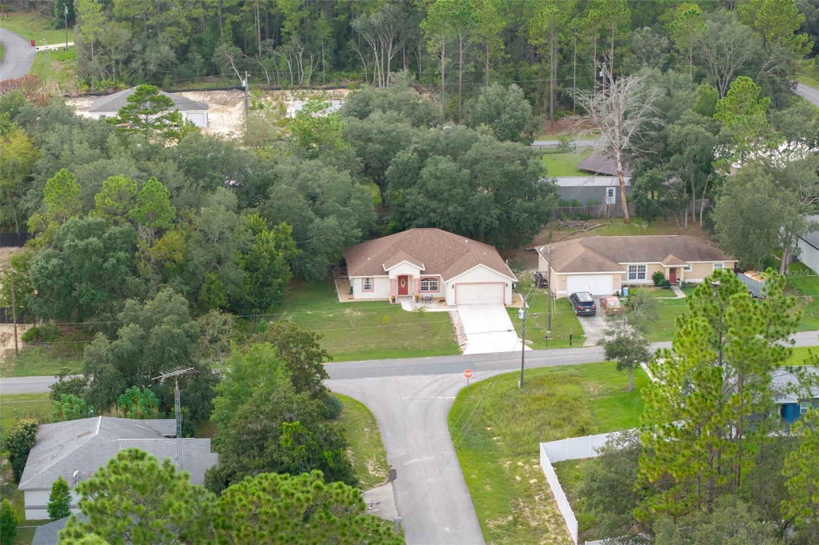 Listing photo id 49 for 5702 Claremont Drive