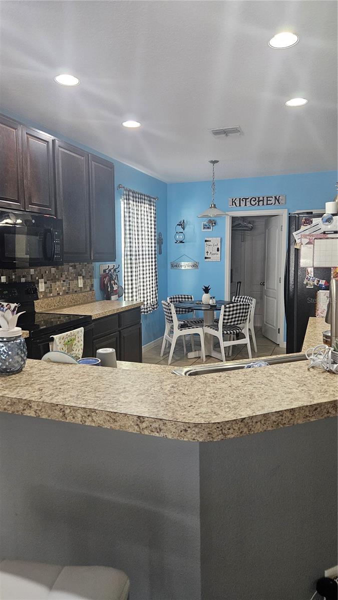 Image 42 of 46 For 833 Jefferson Boulevard