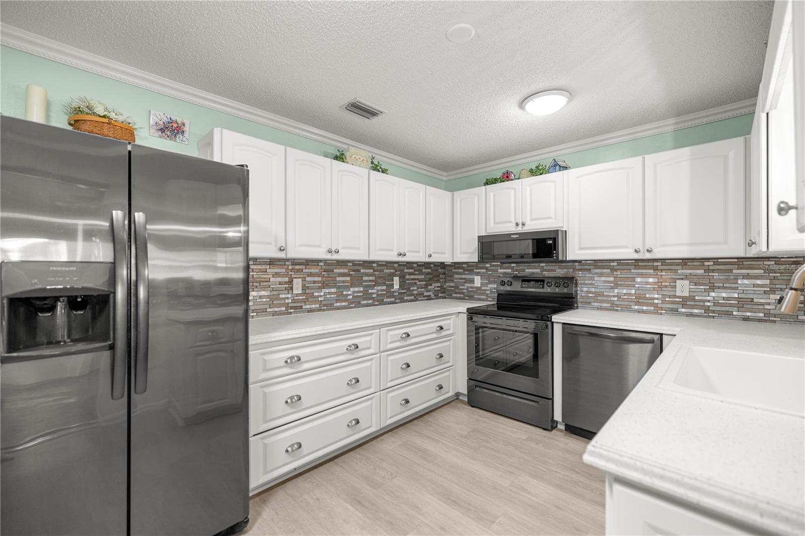 Image 5 of 22 For 9371 82nd Terrace B