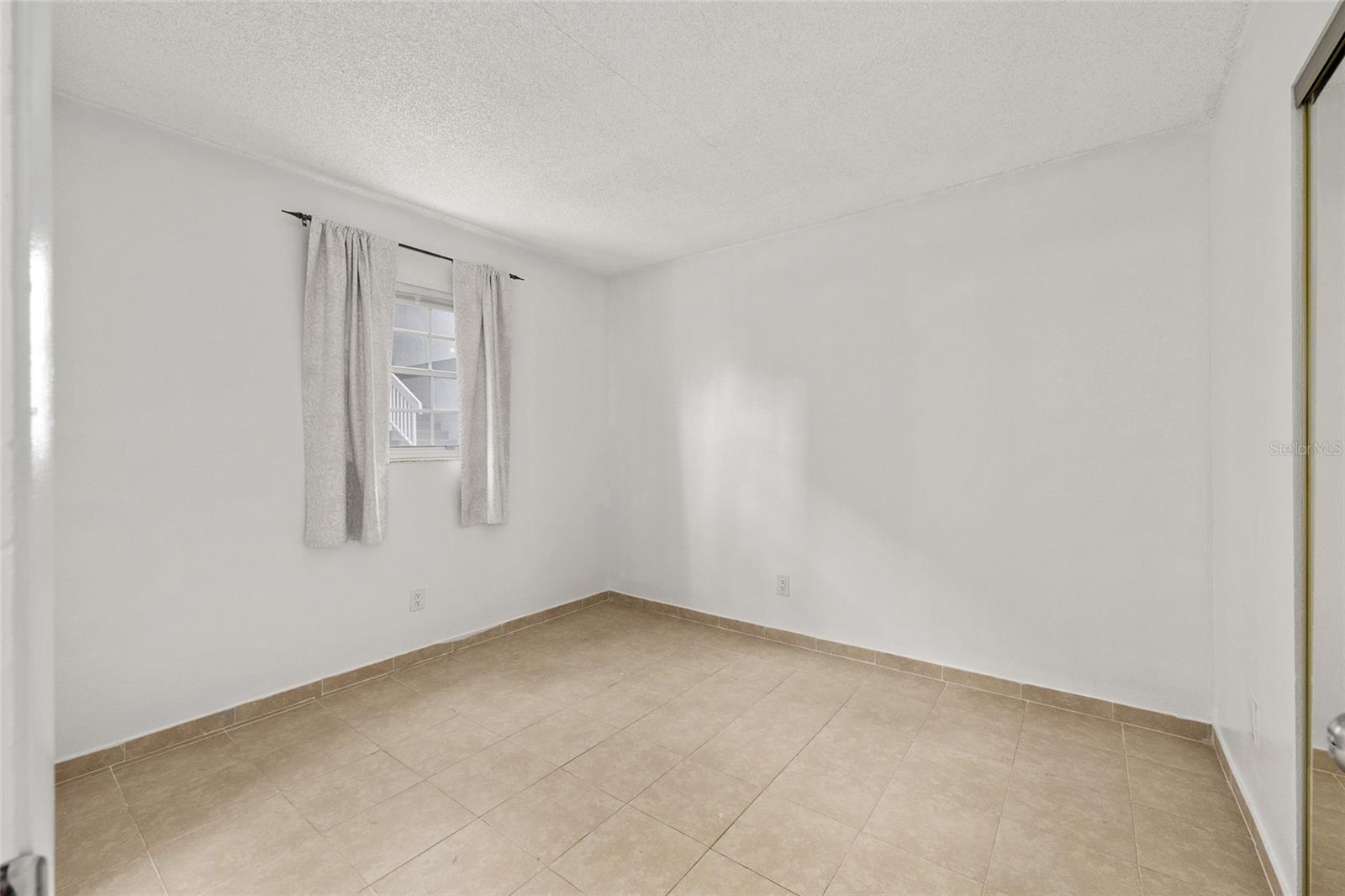 Image 19 of 35 For 588 Fairways Lane E101