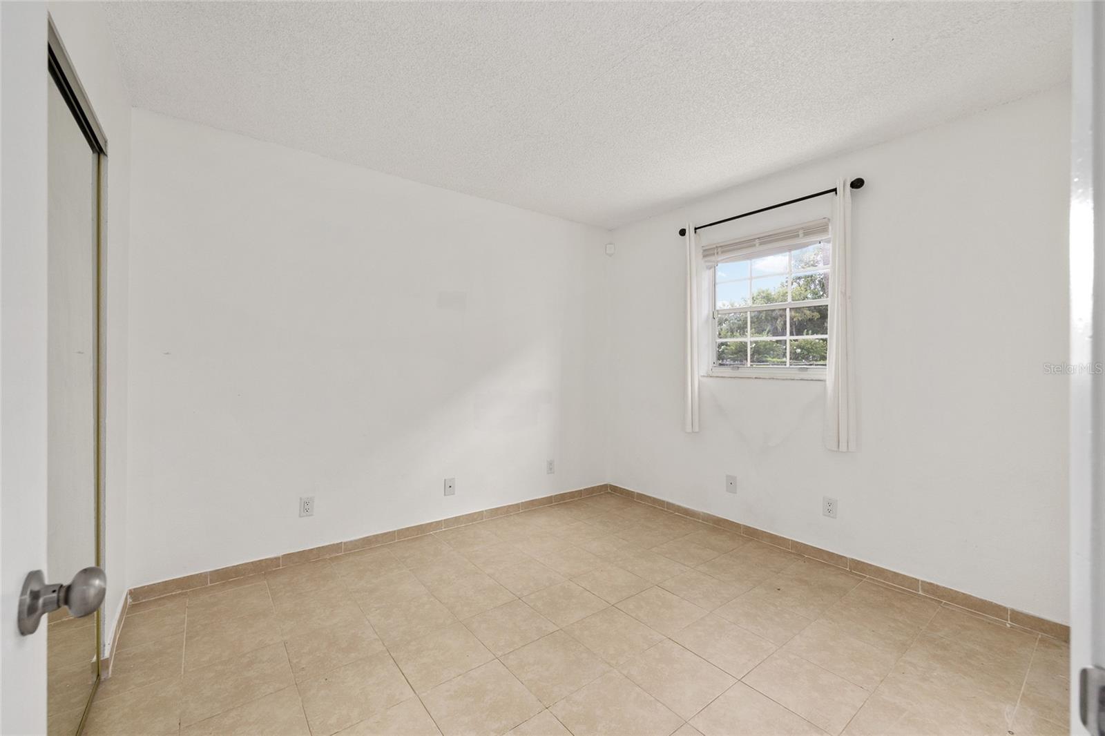 Image 22 of 35 For 588 Fairways Lane E101