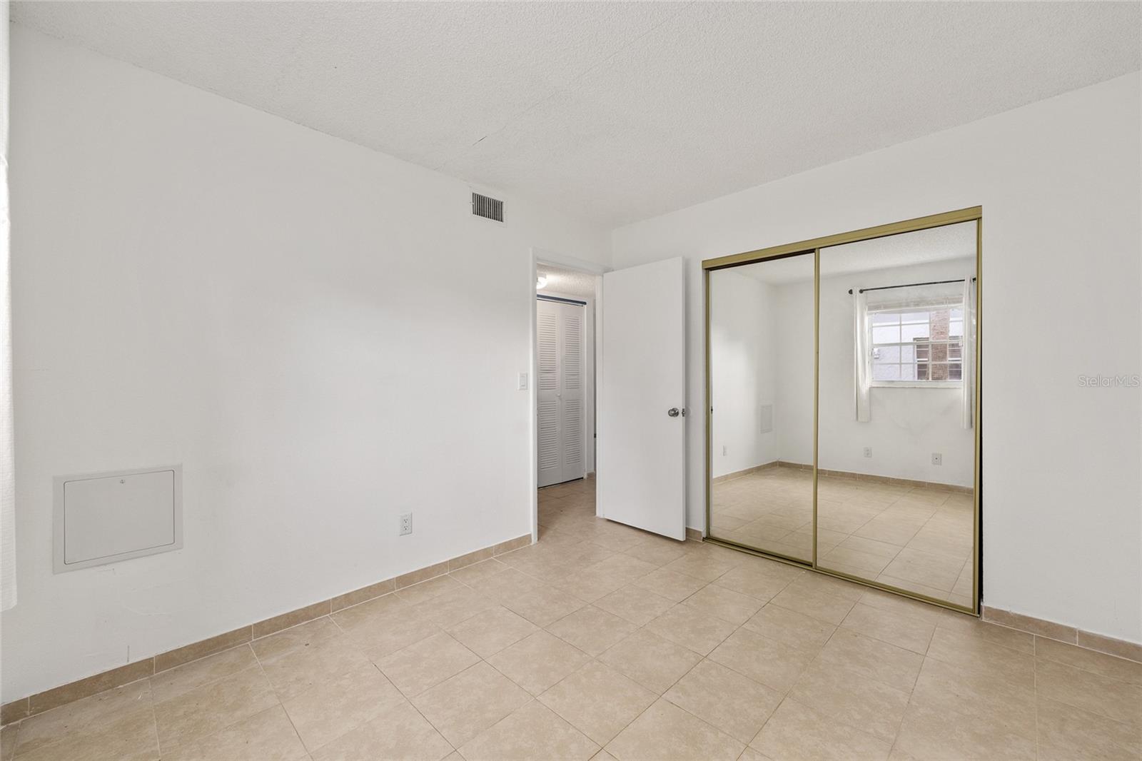 Image 23 of 35 For 588 Fairways Lane E101
