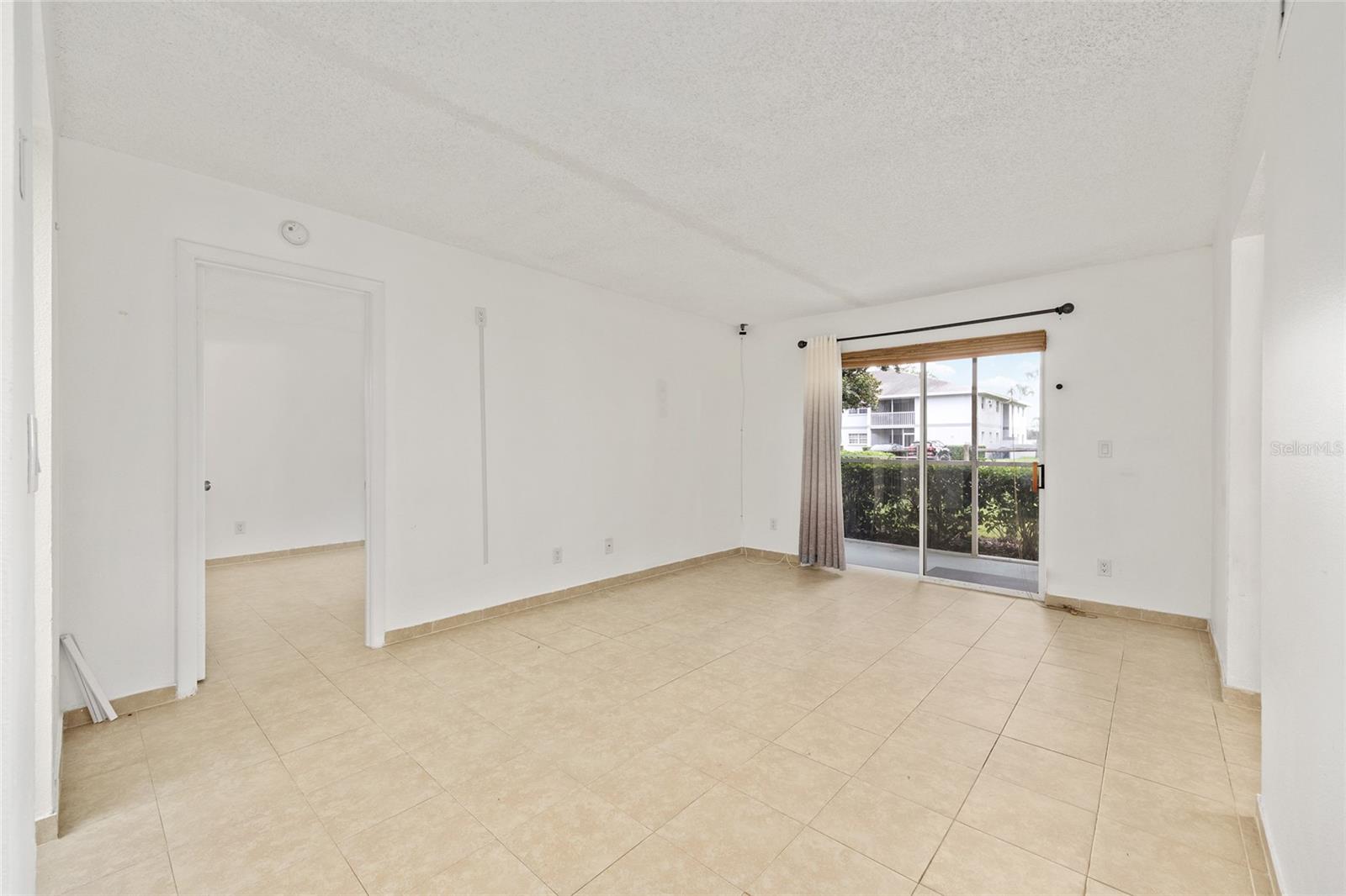 Image 6 of 35 For 588 Fairways Lane E101