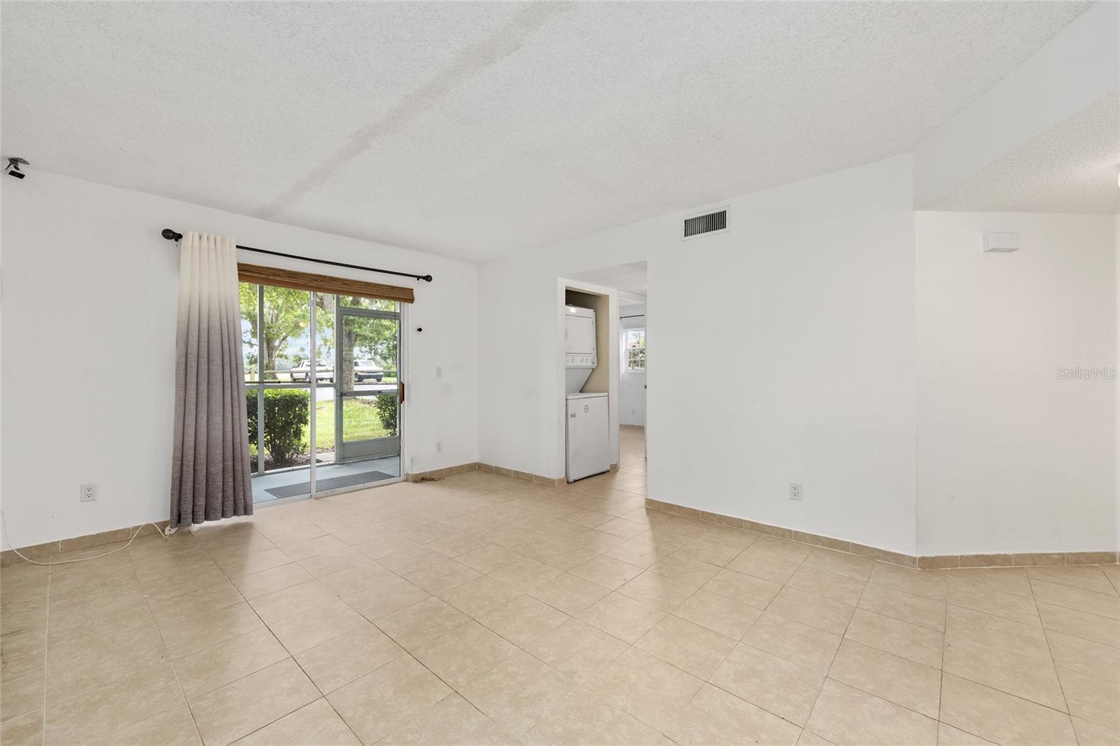 Image 7 of 35 For 588 Fairways Lane E101