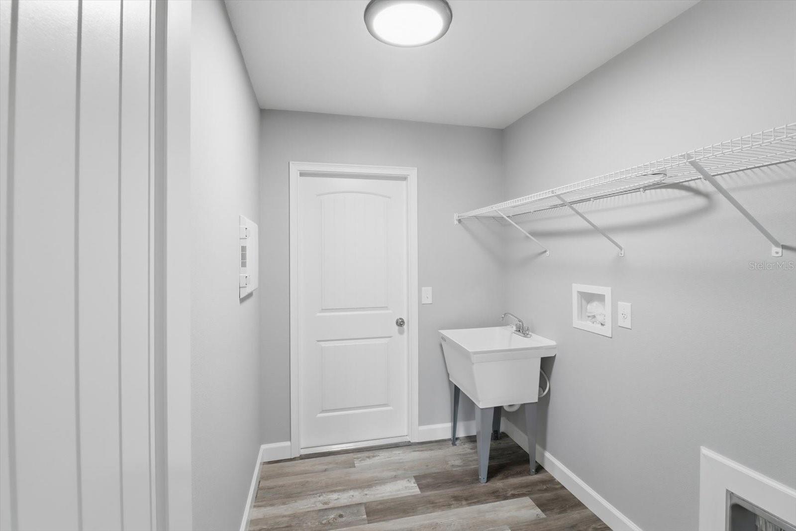 Listing photo id 26 for 8196 Terrel Terrace