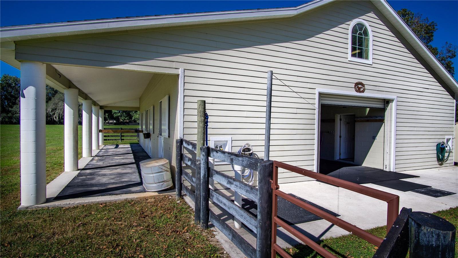 Image 4 of 93 For 1198 104th Street Road