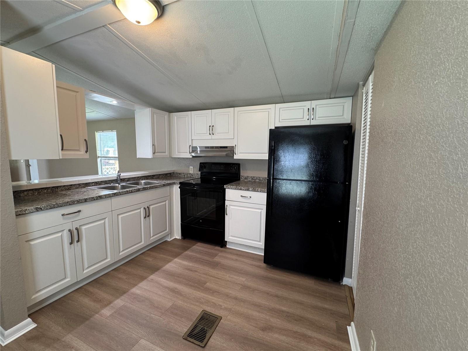 Image 3 of 19 For 9604 30th Avenue