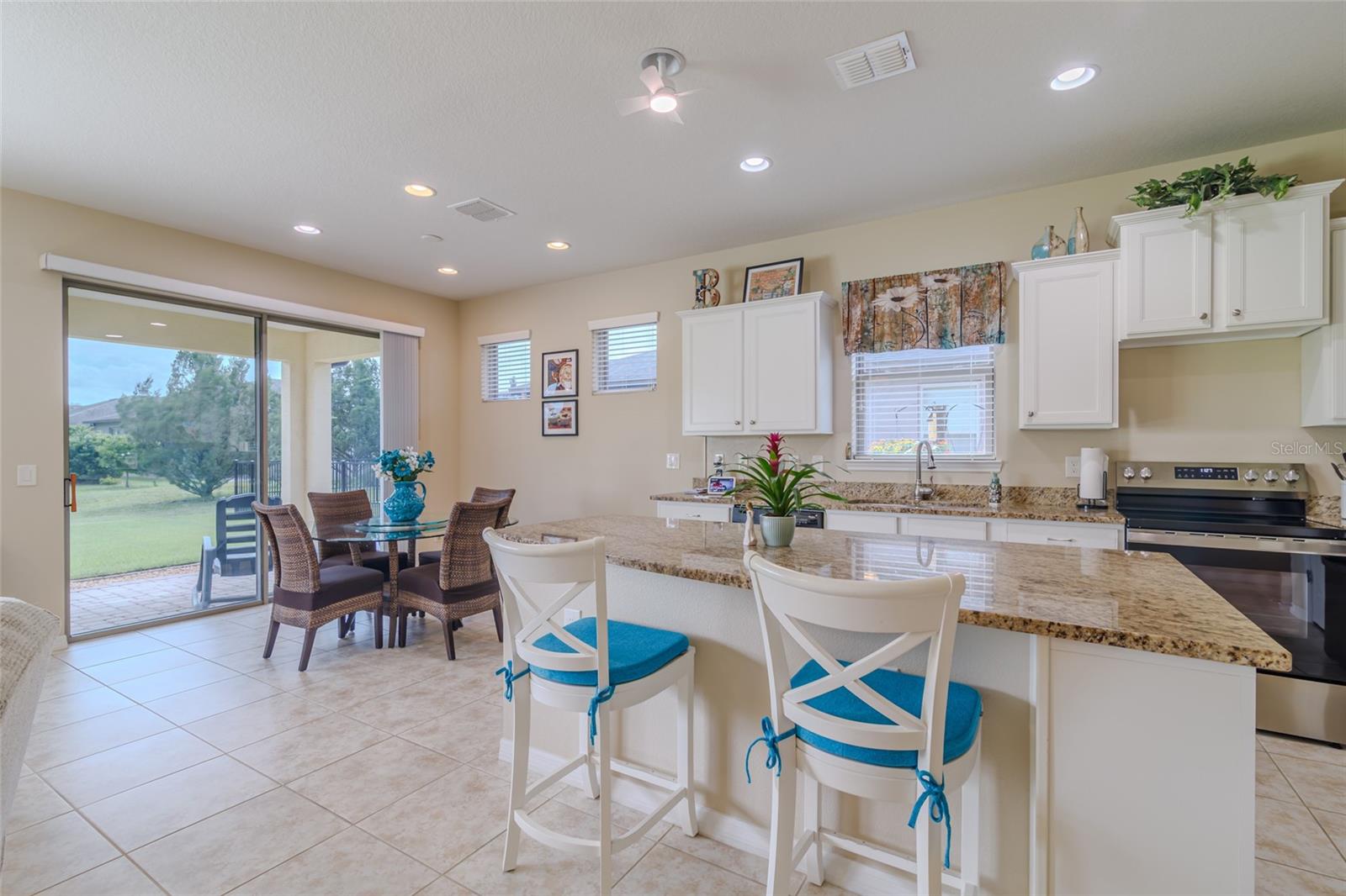 Image 16 of 48 For 10074 77th Loop